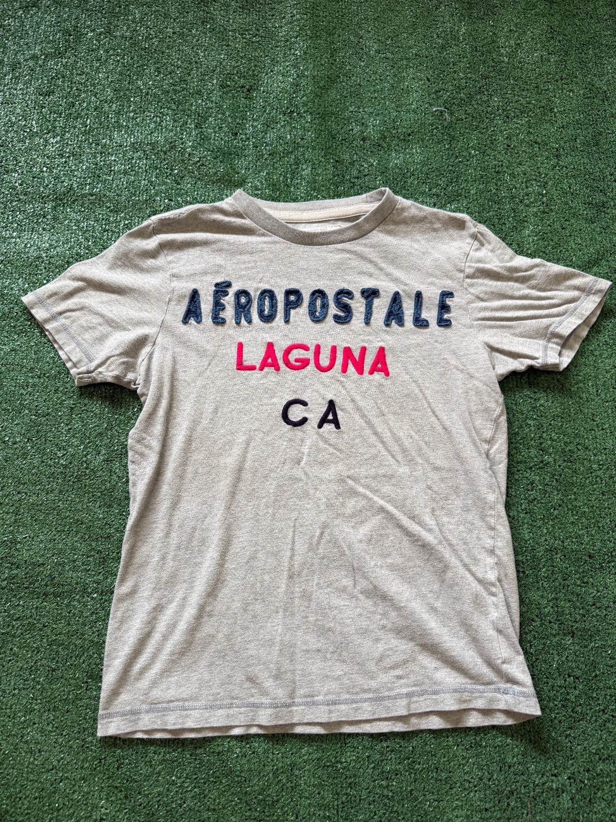 Y2K Aeropostale Laguna Beach Short Sleeve T Shirt Size S gray Embroidered Logo