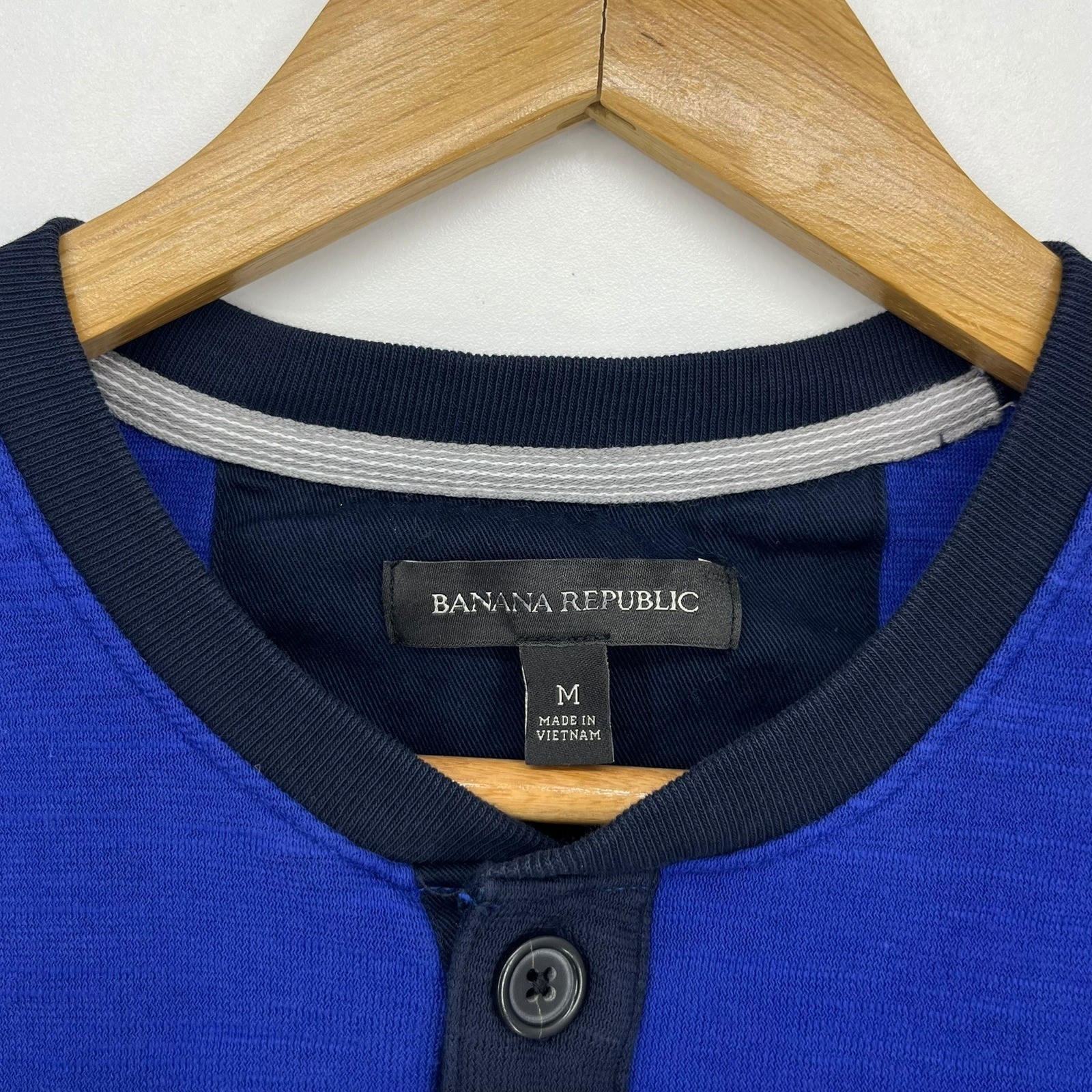 Banana Republic Mens Henley Shirt Colorblock Blue Navy Long Sleeve Cotton Size M