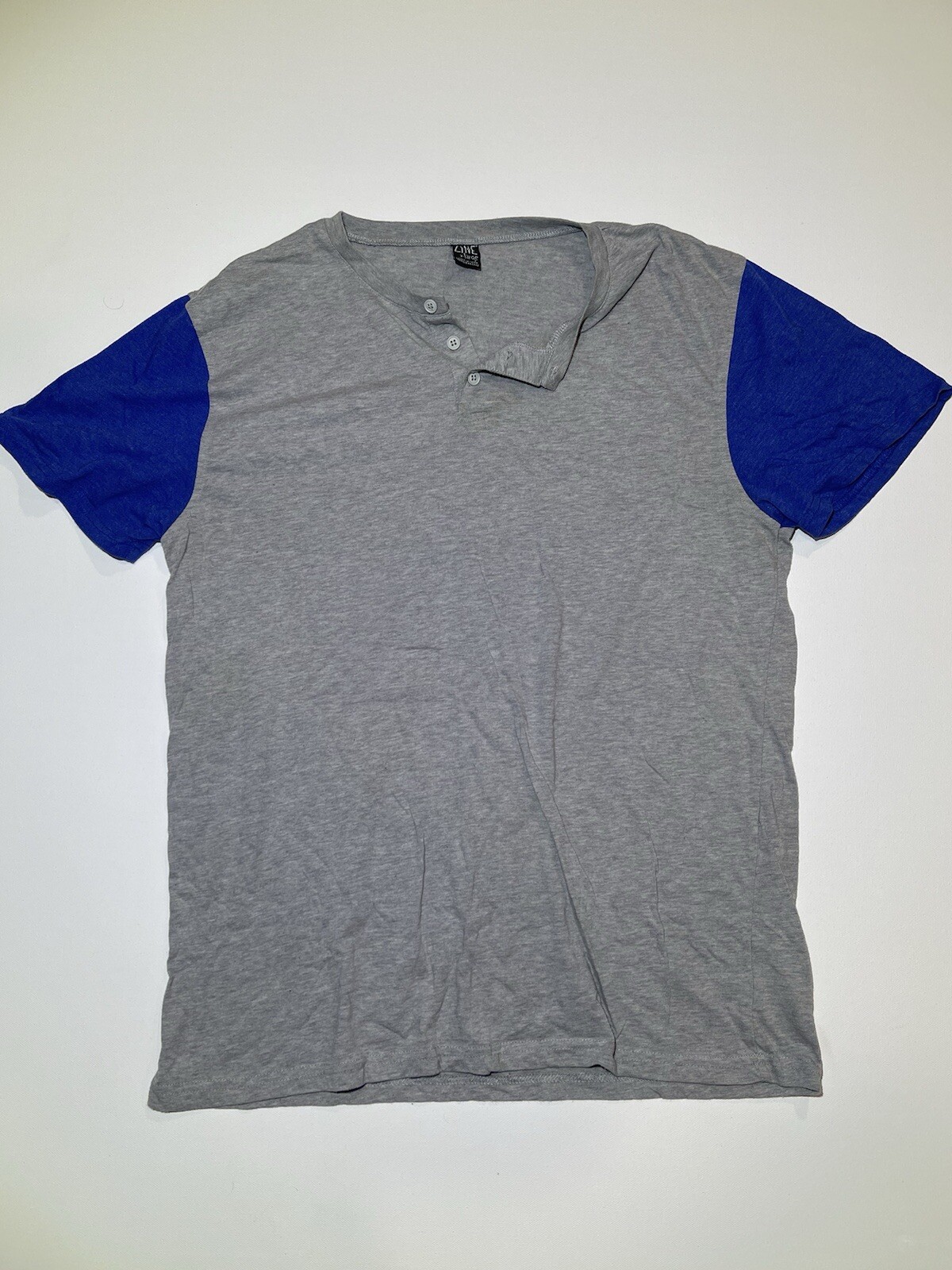 Zine XL Shirt ~ Pullover Button up ~ Casual Preppy style ~ Great Condition