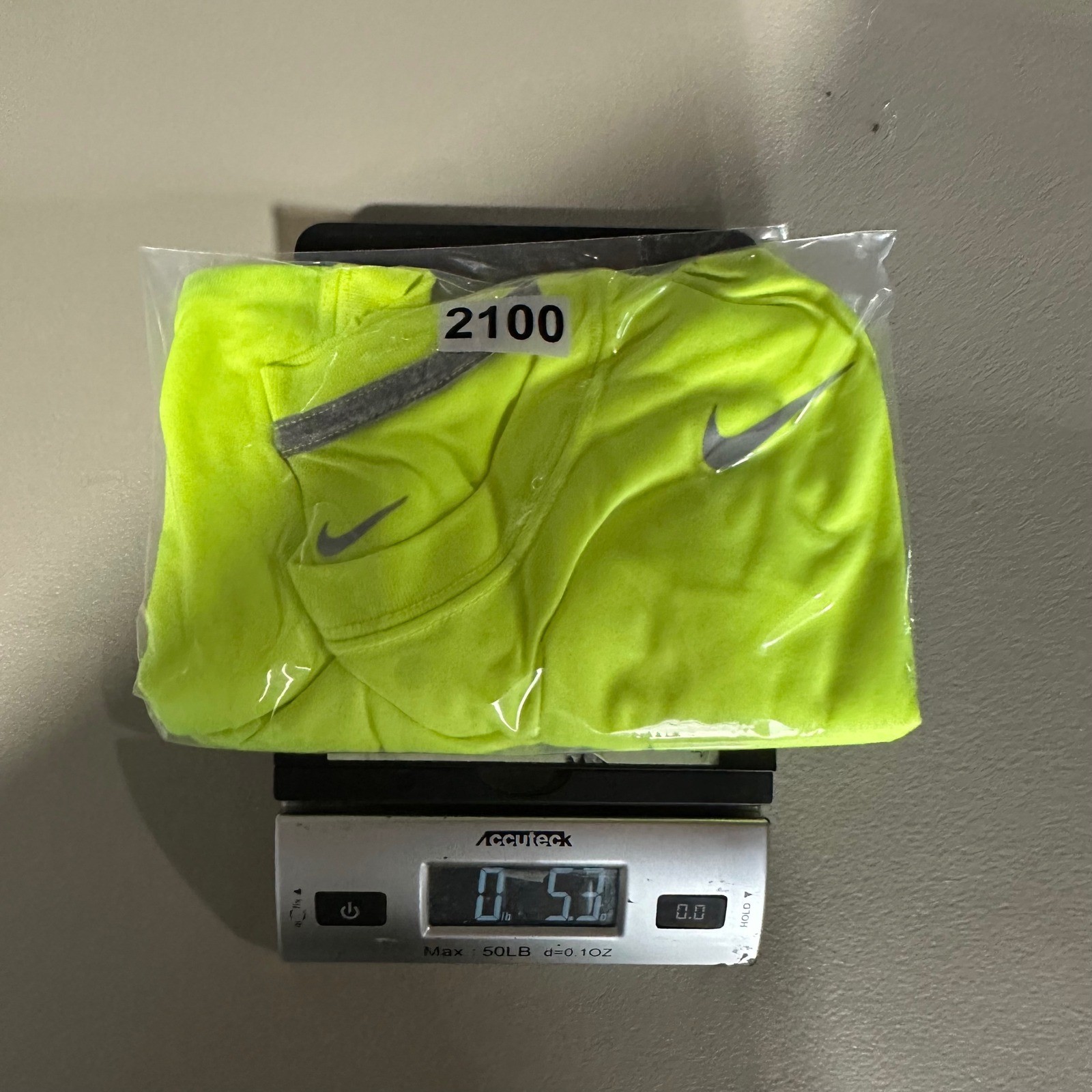Nike Dri-Fit T-Shirt Mens Medium Neon Volt Short Sleeve Performance Athletic Tee