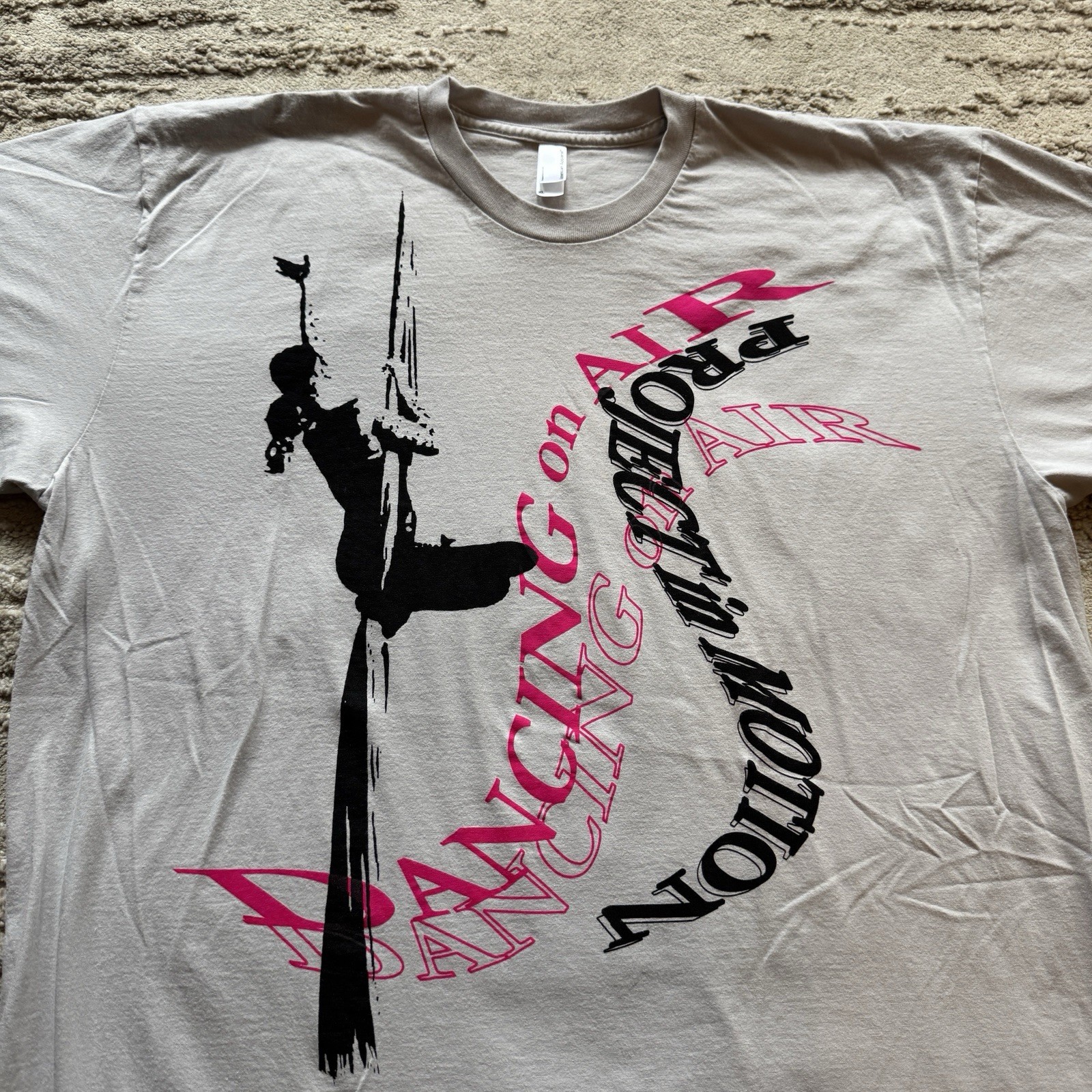 Vintage Curtain Dancing On Air Men’s XL Female Dancer White Pink USA Made Tee