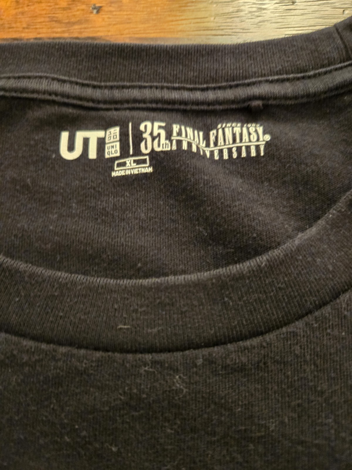Final Fantasy X FF10 x Uniqlo UT T-shirt Size US XL Black 2-sided with Pocket