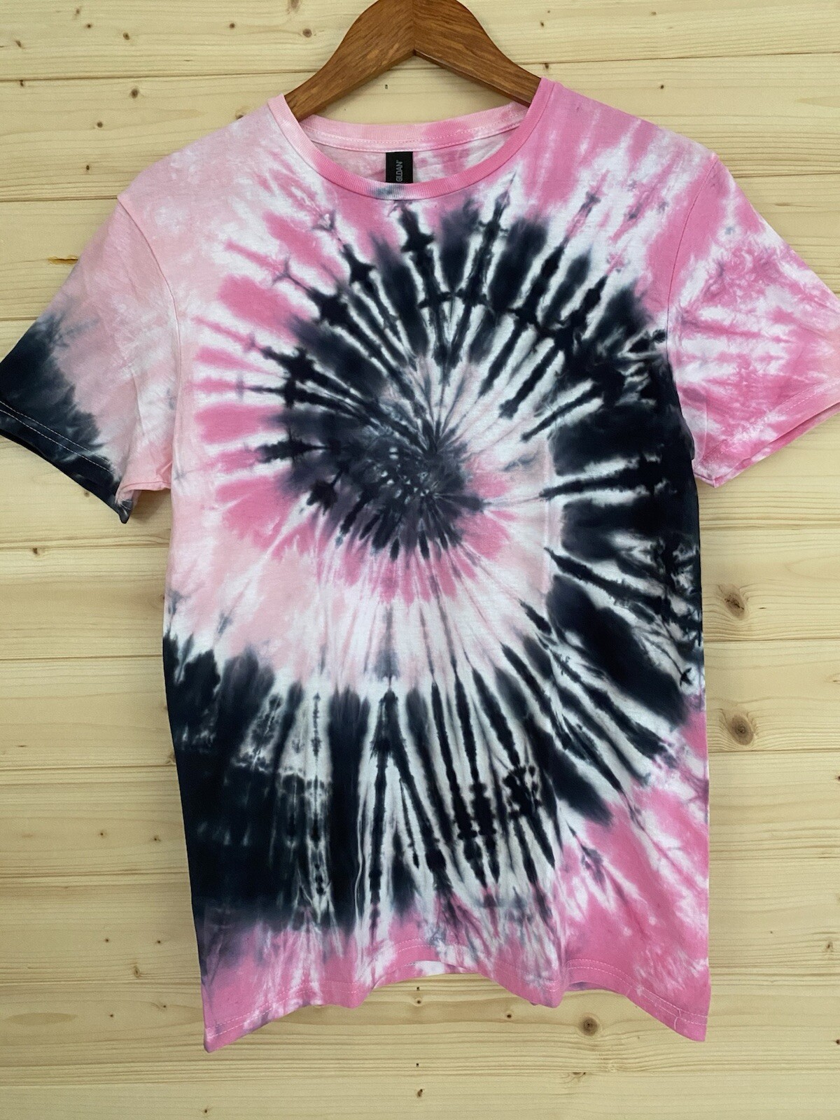 NEW Unisex Small GILDAN Soft Style Pink Black White Tie-Dye Handmade T-Shirt