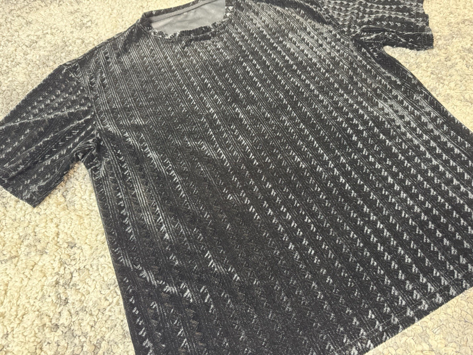 SHEIN, Men’s Textured Black Pattern Short Sleeve Tshirt, X Large