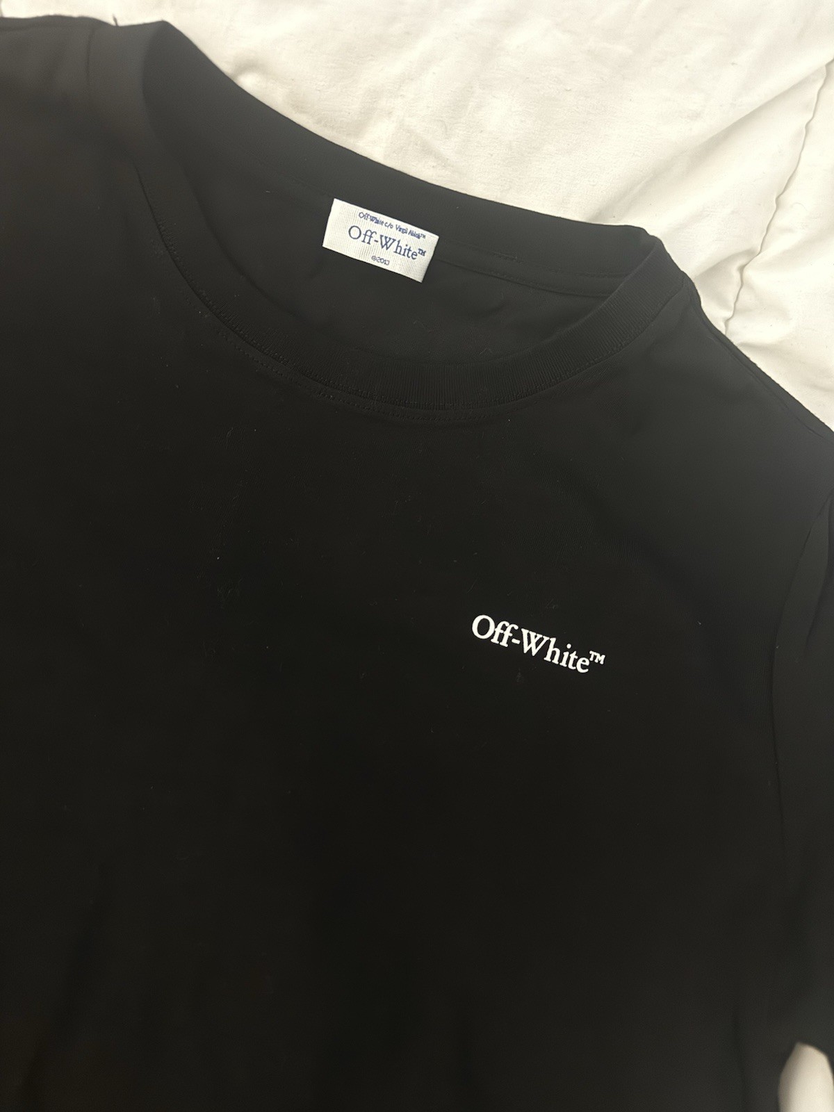 Off White T-Shirt Size Medium