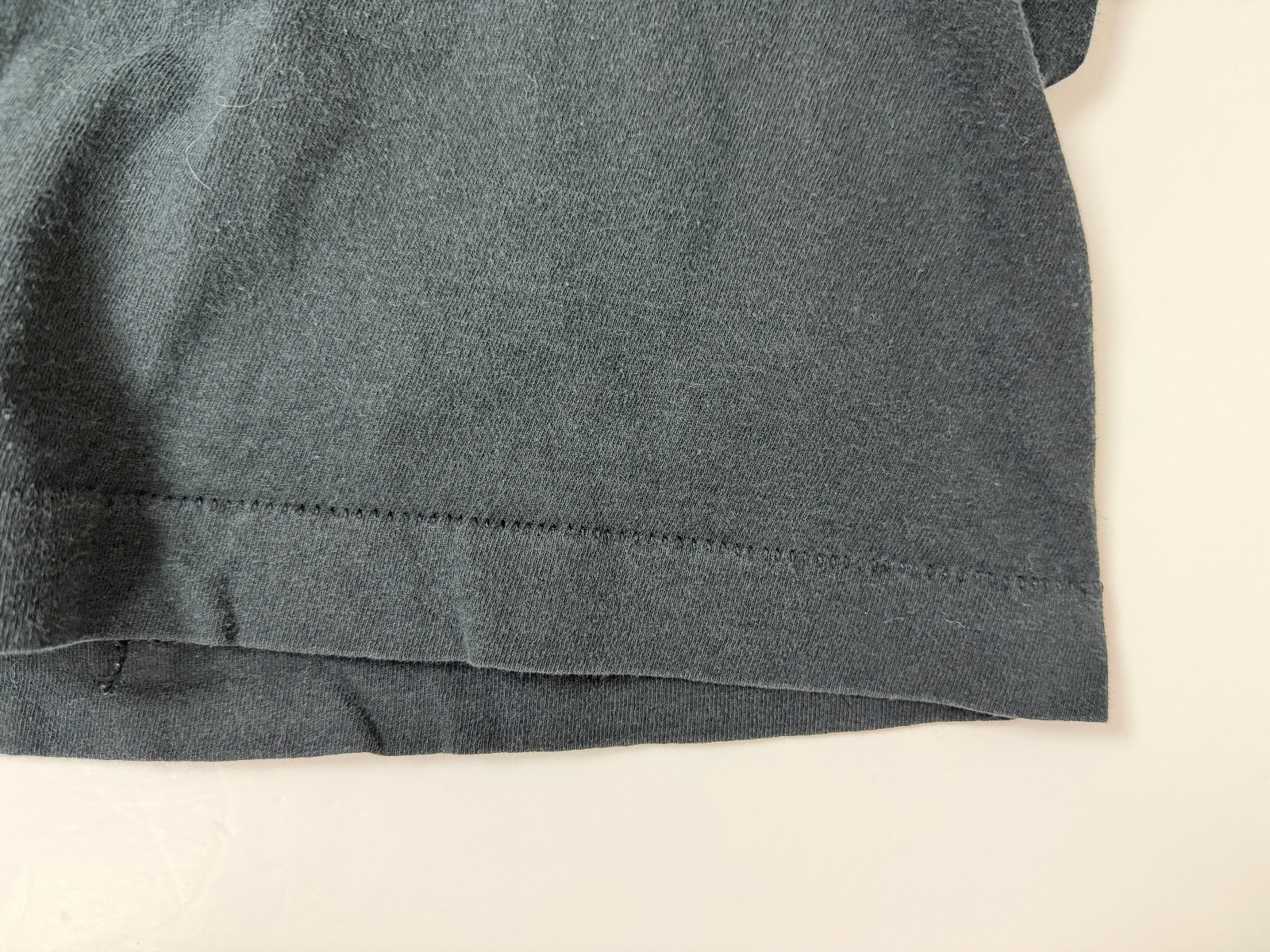 Vintage 90s Pocket Tee Shirt L Tight Fit Minimal Grunge Single-Stitch Cotton USA