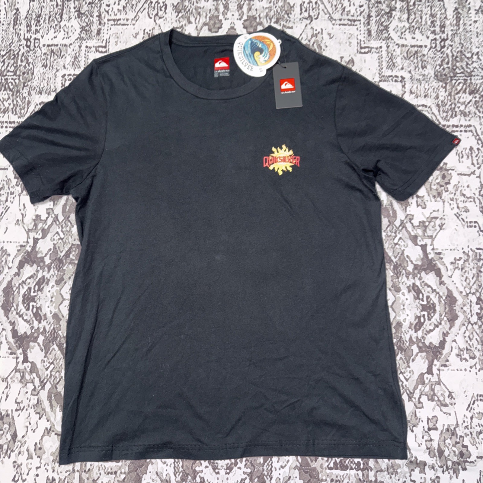 NWT Quiksilver Black Graphic SS Sun Tee QSM15GT121 Men’s Size XL. D4