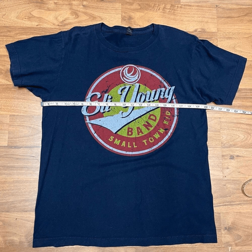 Tultex Mens Pre-Shrunk Cotton Eli Young Band Small Town Kid T-Shirt Black Medium