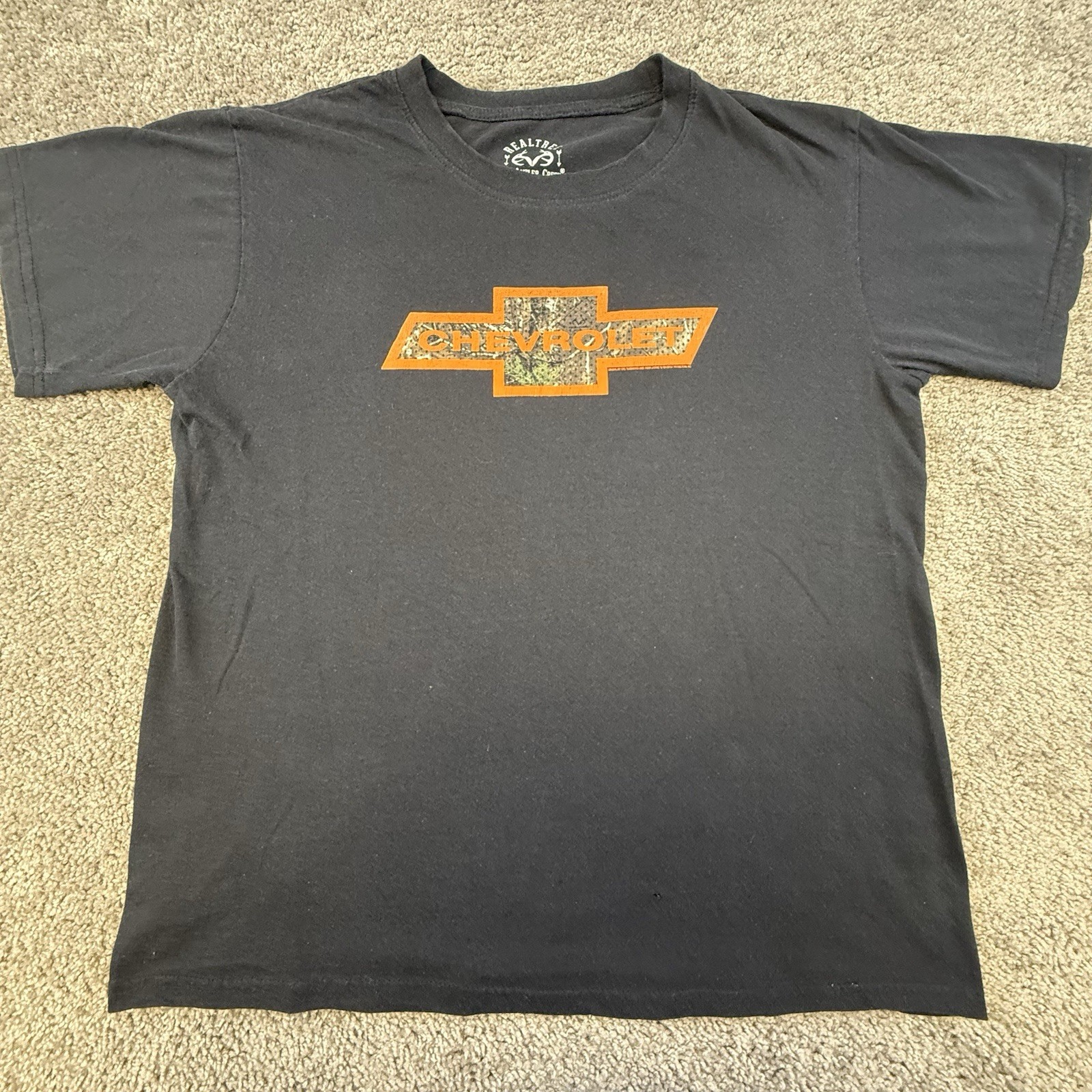 RealTree Chevrolet T-Shirt Men’s Large Black Antler Creek Couple Small Holes
