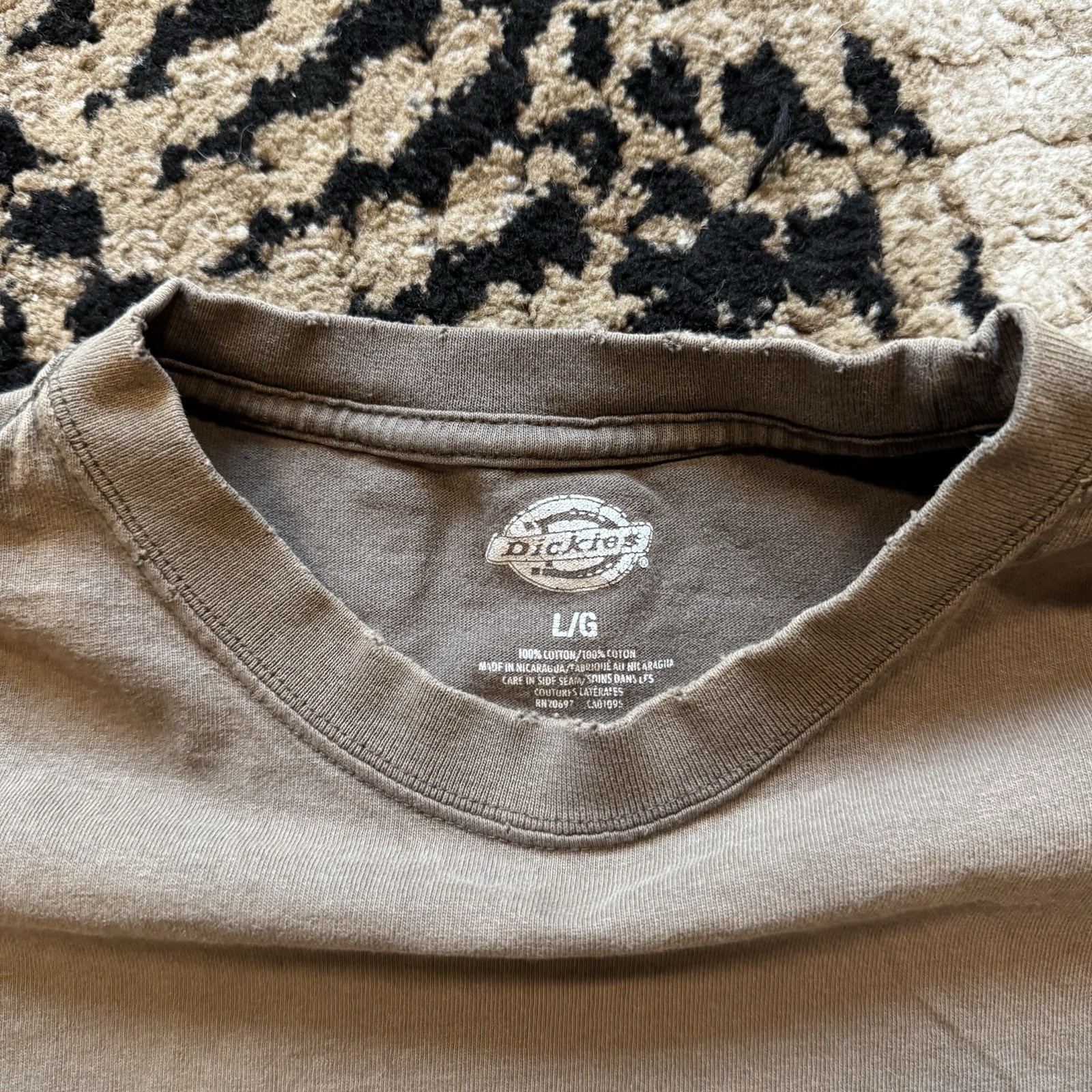 Dickies Shirt Mens L Brown Pocket Workwear Tee Short Sleeve Heavyweight Casual