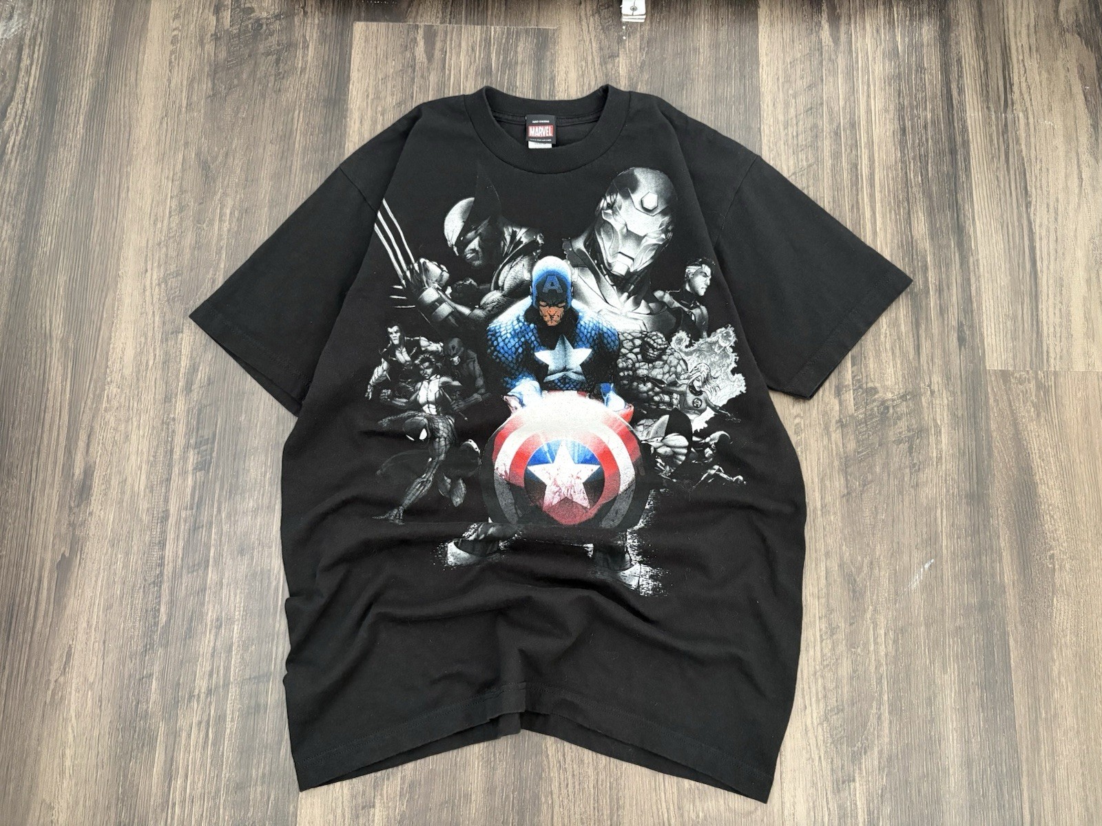 Marvel Avengers 2000s black t-shirt with graphic