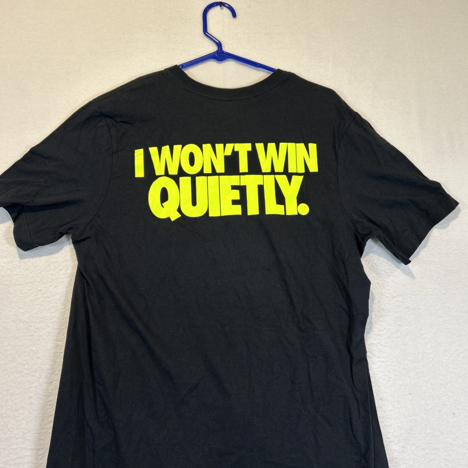 Nike Training Tshirt I Won’t Win Quietly Black Volt Medium HV9486-010 New Mens
