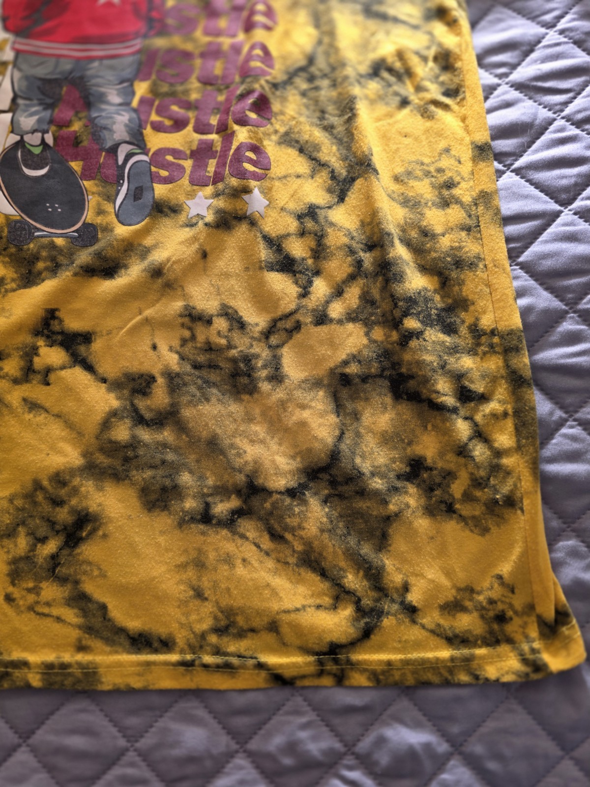 Hustle Xl Men Yellow And Black Pullover Shirt With Bear Design On Front