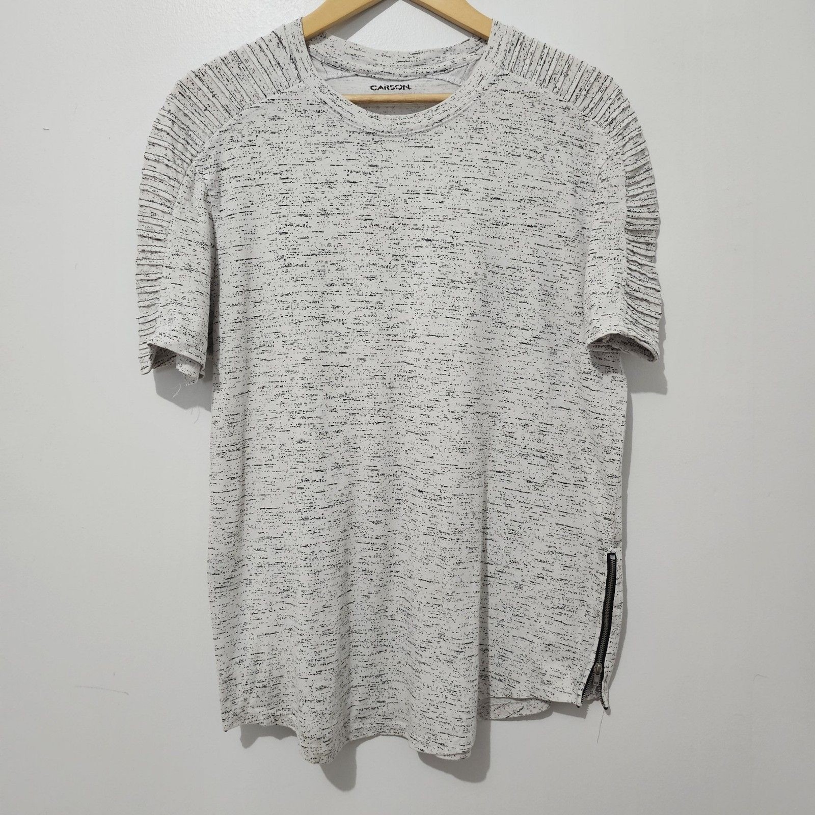 Carbon – T-Shirt SPaint Splatter Pleated Zipper – Size L – White Black – Cotton