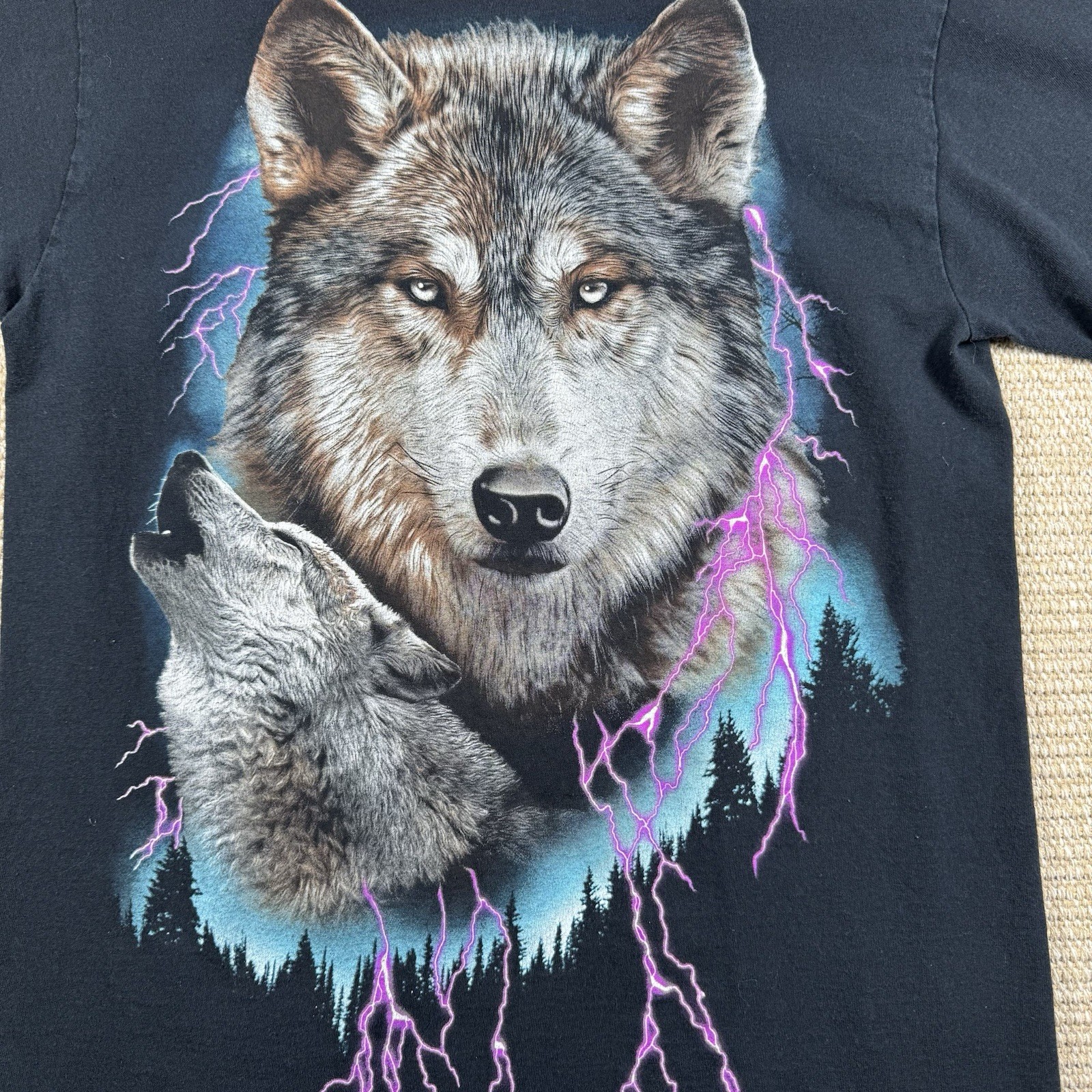Vintage Wolf Lightning Graphic Tee Fruit Of The Loom Heavy HD USA Small