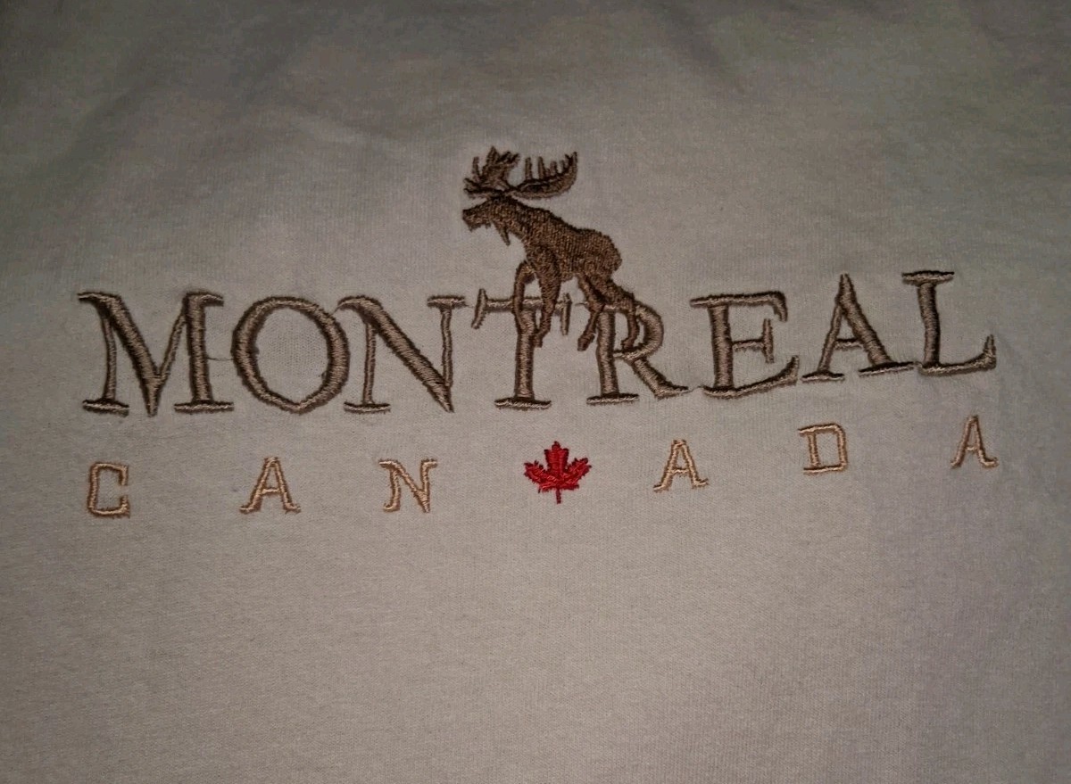 Montreal Canada Embroidered Men’s T-shirt Red Maple Leaf Brown Moose Size L
