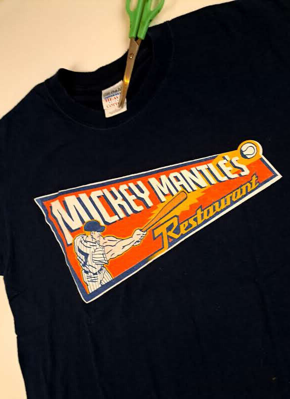 NY Yankees Mickey Mantle’s Restaurant size Large Blue Gildan EUC