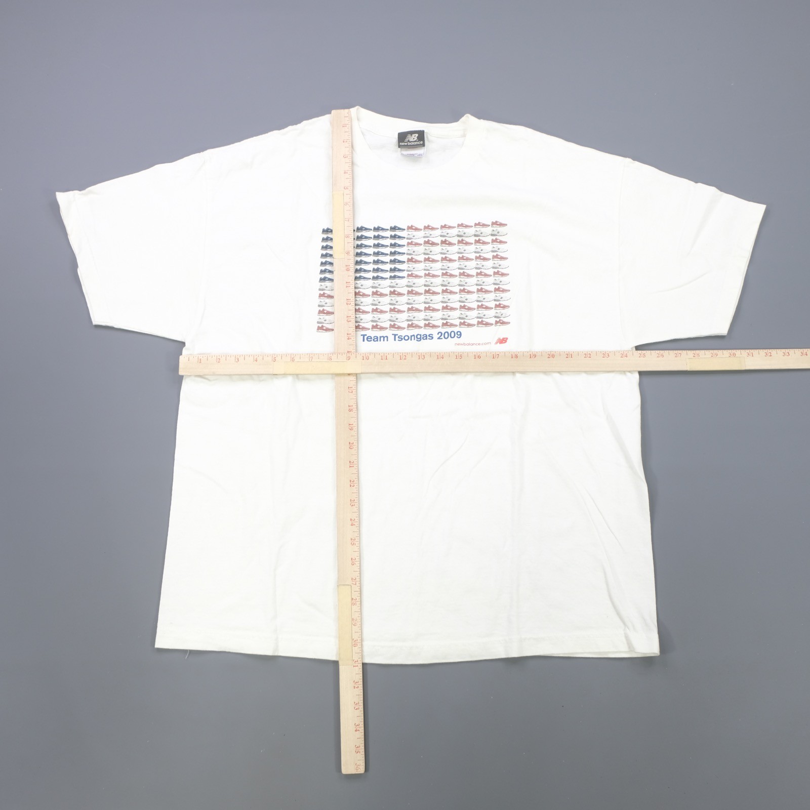 Rare Vintage NEW BALANCE Team Tsongas 2009 Sneaker Flag T Shirt 2000s White 2XL