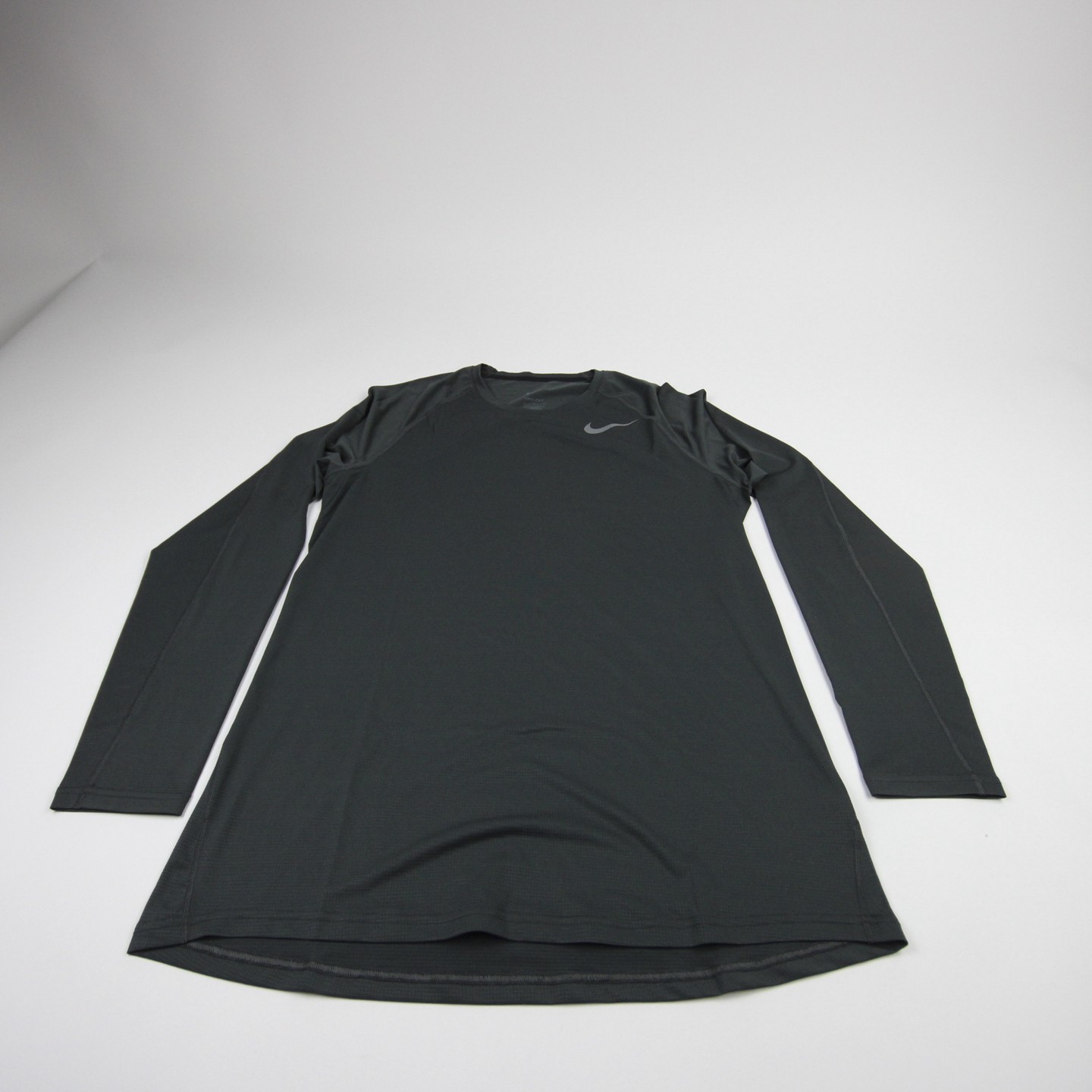 Nike Dri-Fit Long Sleeve Shirt Men’s Dark Gray Used L