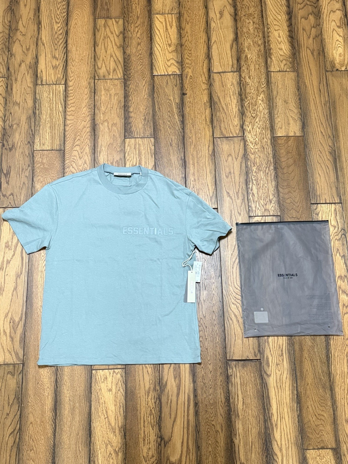 NEW Fear of God Essentials Sycamore SS23 T-Shirt Size Small (S), 100% Authentic