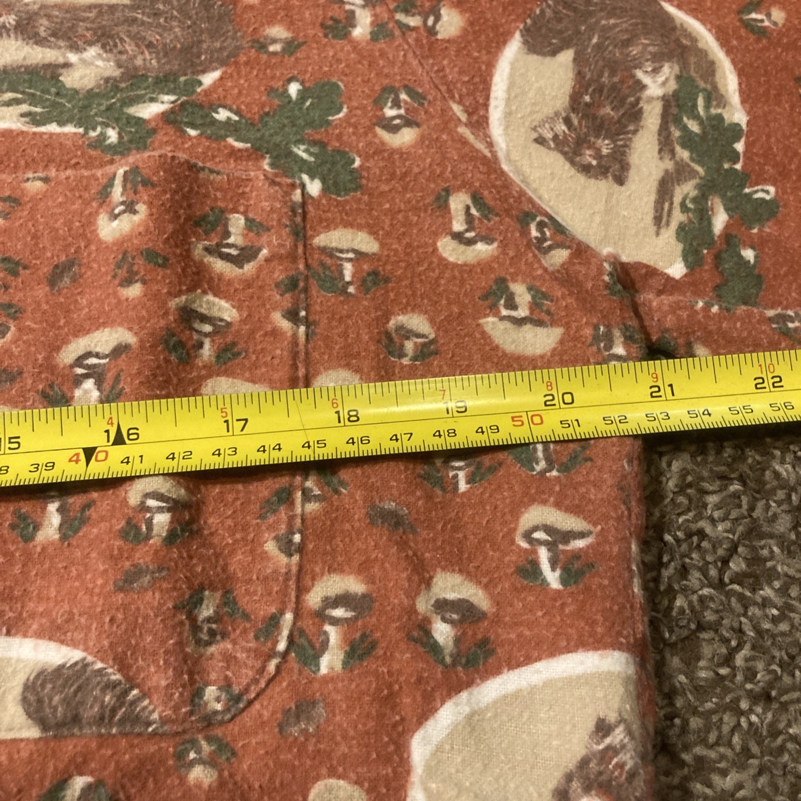 Vintage 70s Mushroom Squirrel Print Permanent Press Button Up Shirt M Cotton