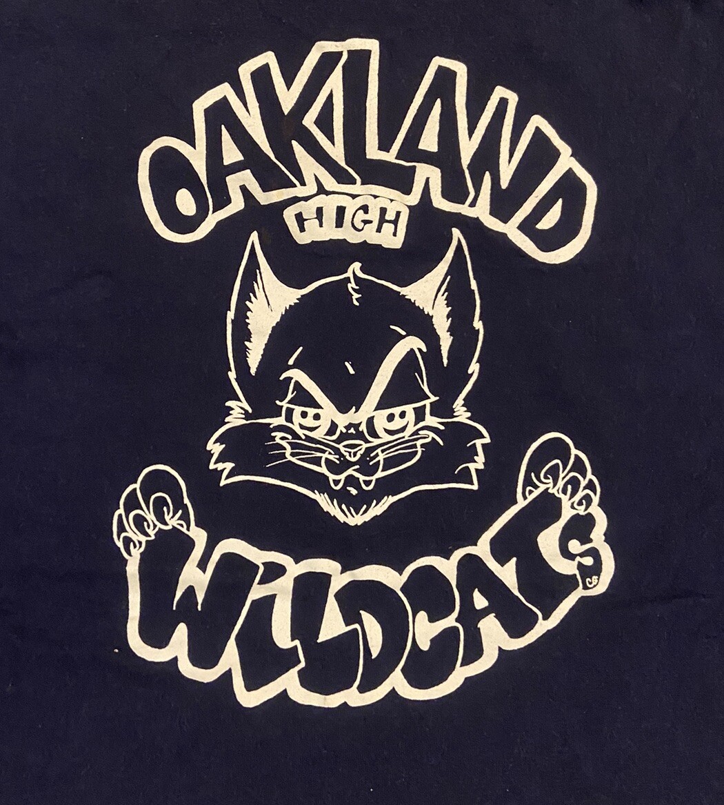 VTG Oakland High Wildcats Men’s T-Shirt Size XL Single Stich Graphic Print USA