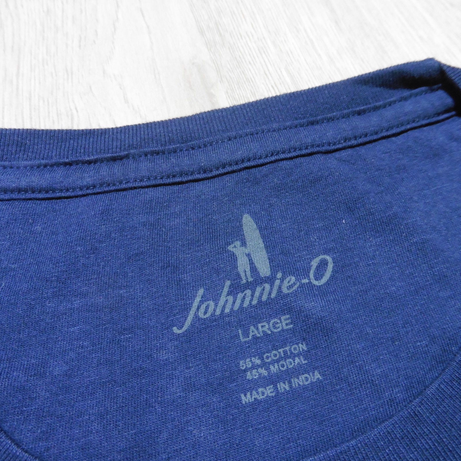 JOHNNIE O Mens L LARGE T SHIRT WAVE RIDER NAVY BLUE YELLOW DALE 2.0 GOLF TEE