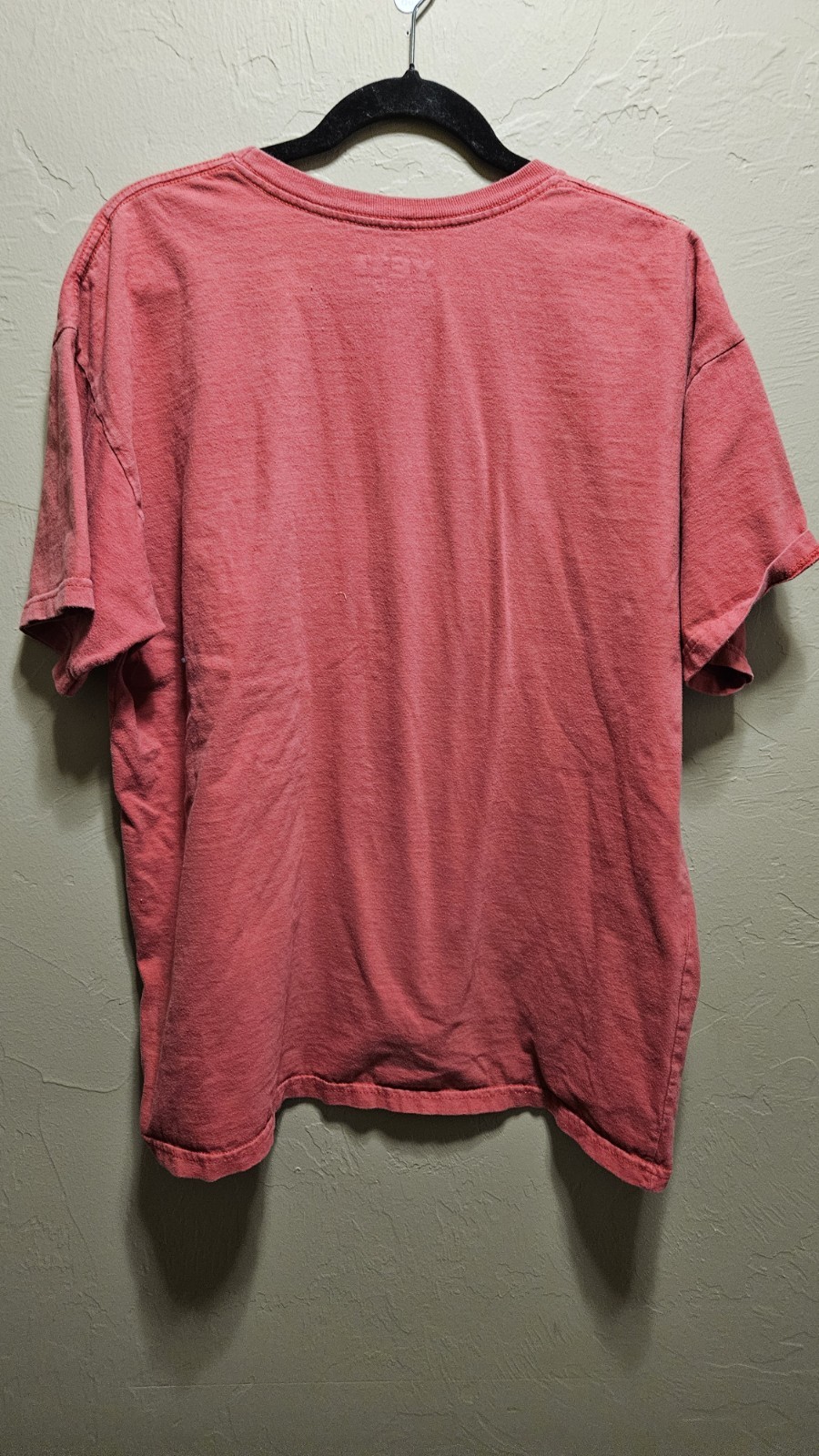 YETI Cooler Men’s Tshirt Large Giant Cooler