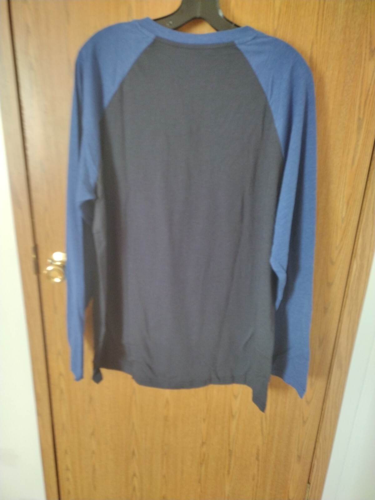 Hethcode New Men’s Blue Athletic Long Sleeve Shirt V Neck Size XL Slim Fit