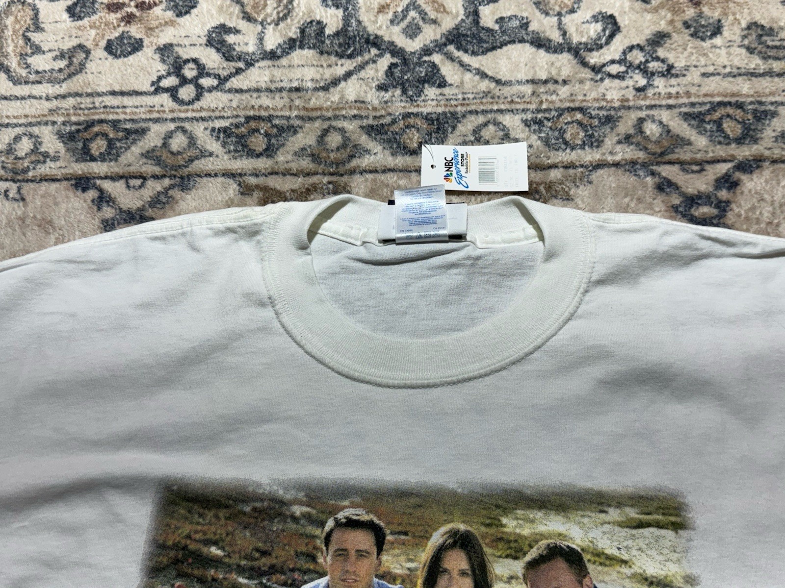 VTG 04” NBC Store FRIENDS Embroidered Logo TV Show Cast White T-Shirt Sz XL NWT