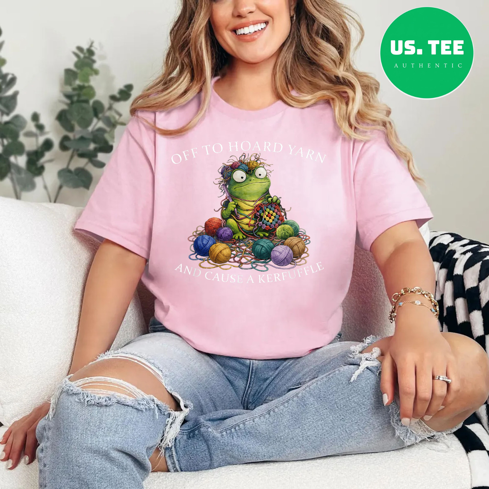 Off to Hoard Yarn Frog Knitting Crochet Knitter Yarn Lover T-Shirt