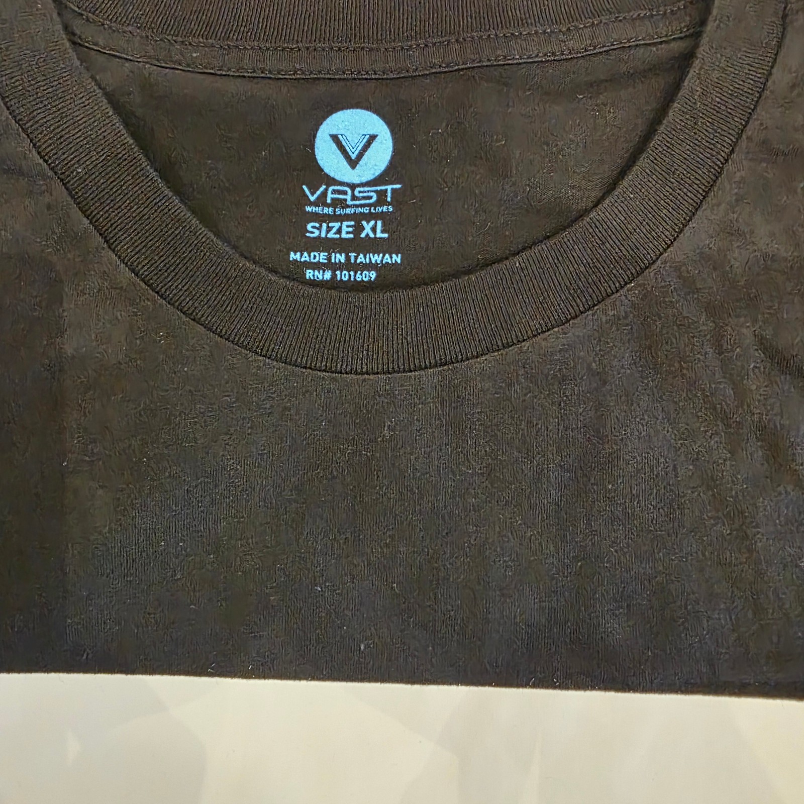 Vast Men’s Climate Change – Long Sleeve T-Shirt Size: XL Black & White NWT