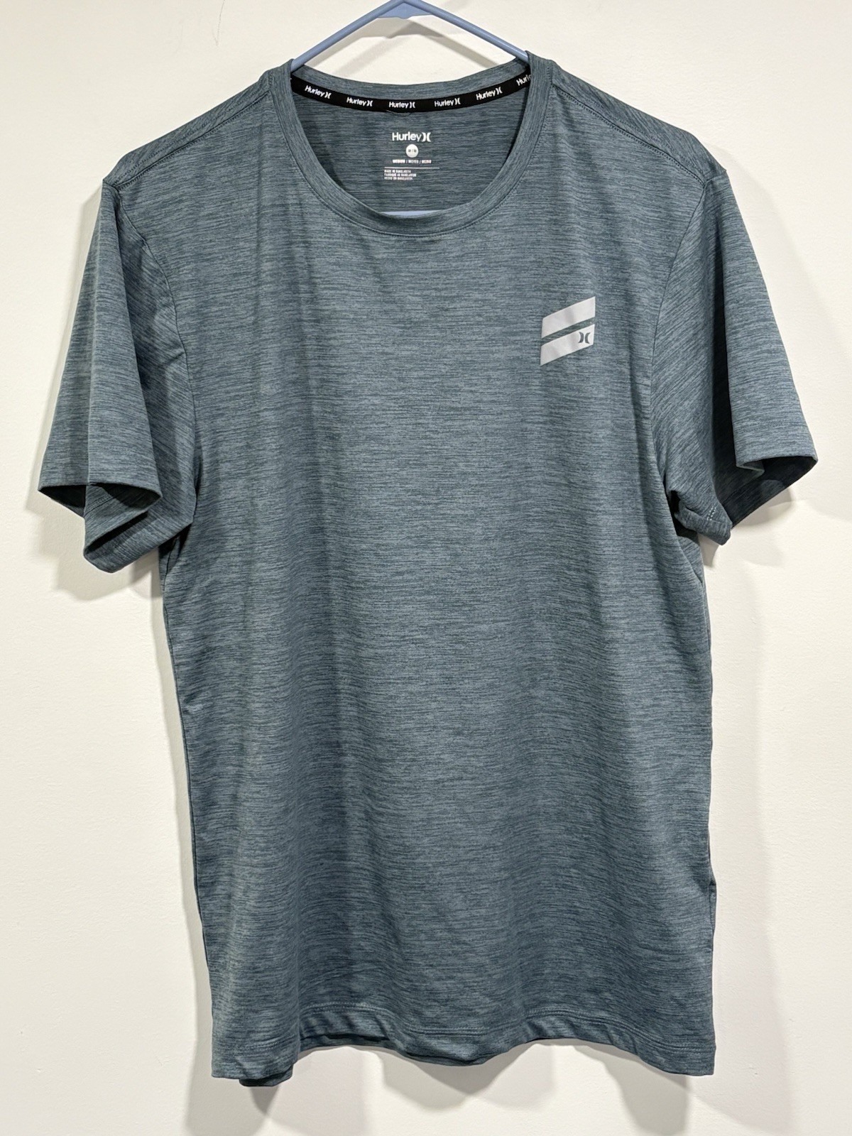 HURLEY EXIST Slash Logo Graphic T-Shirt – Short Sleeve Size medium