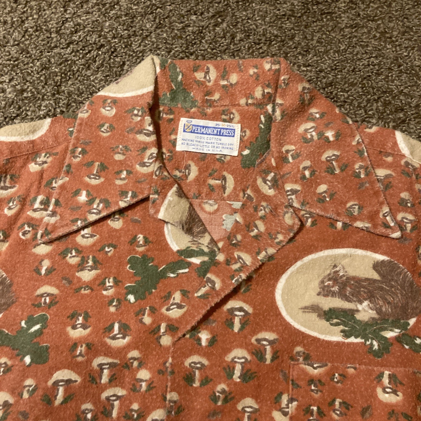 Vintage 70s Mushroom Squirrel Print Permanent Press Button Up Shirt M Cotton