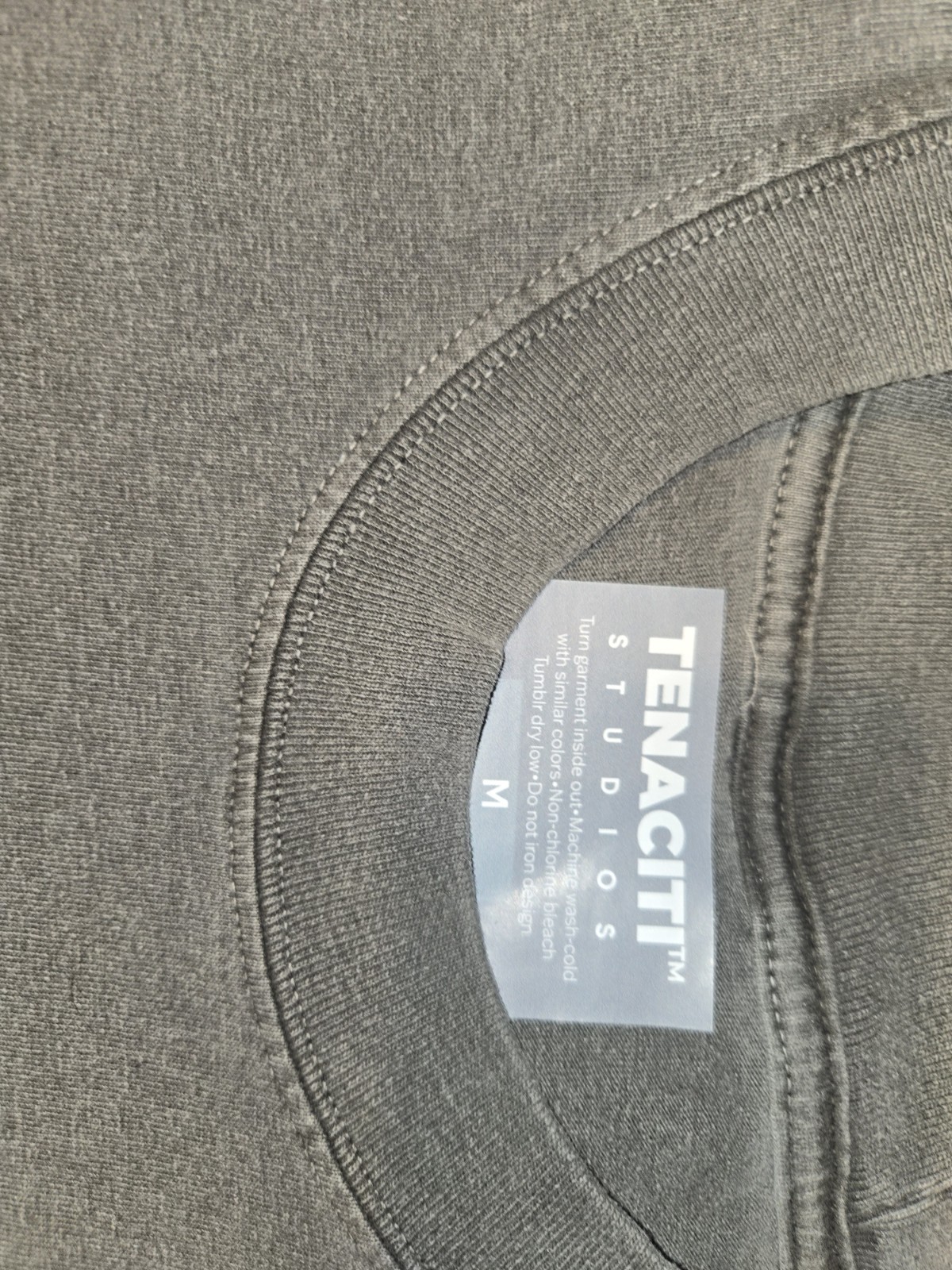 Tenaciti Studios T Shirt Men’s Medium NEW Charcoal Gray Minimal Logo Tee