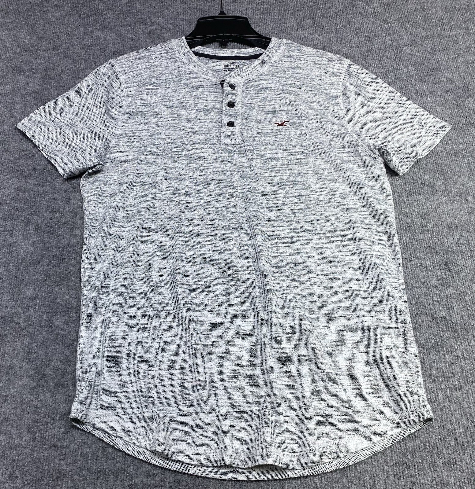 Hollister Men’s Short Sleeve Henley Shirt From “Must Have Collection” Medium