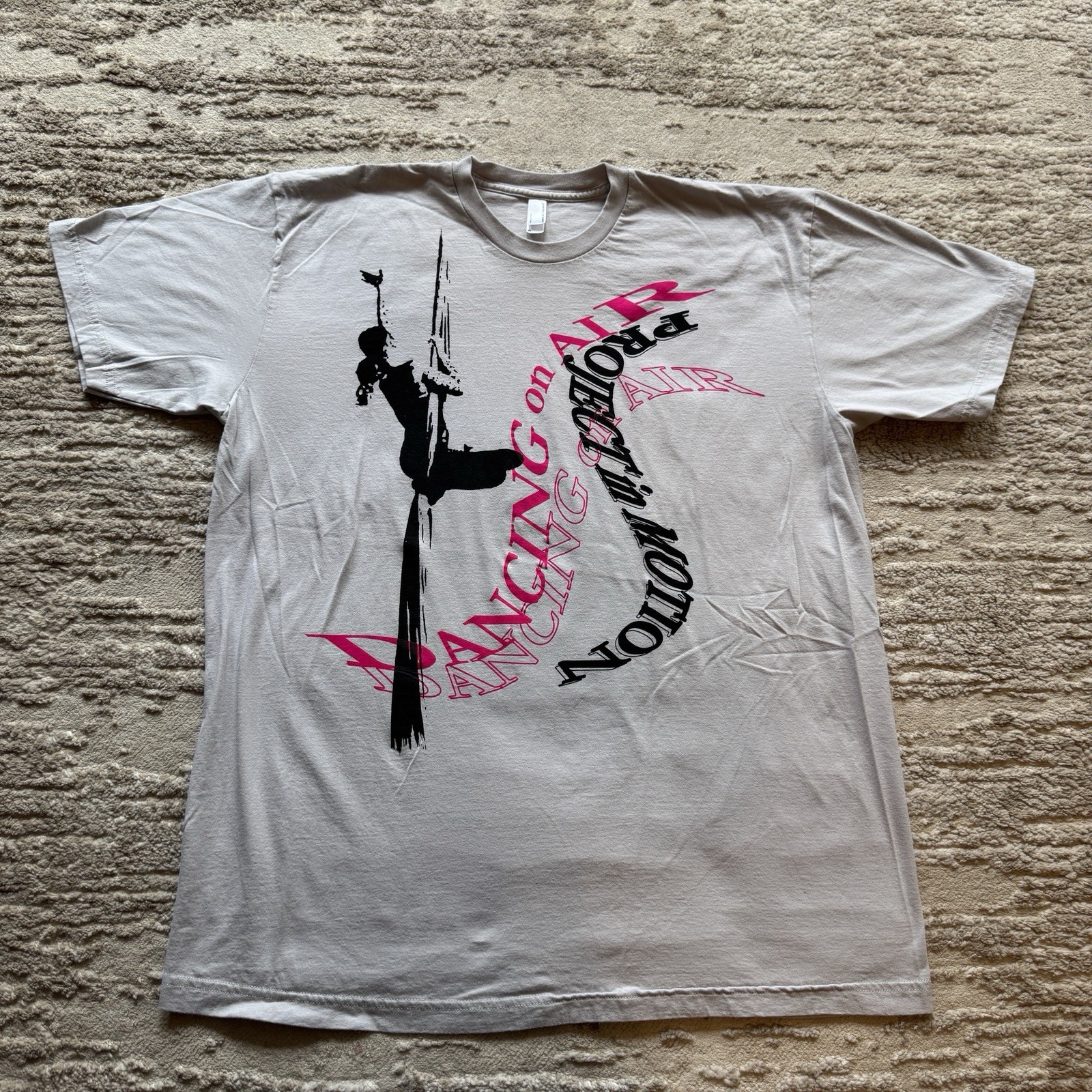 Vintage Curtain Dancing On Air Men’s XL Female Dancer White Pink USA Made Tee