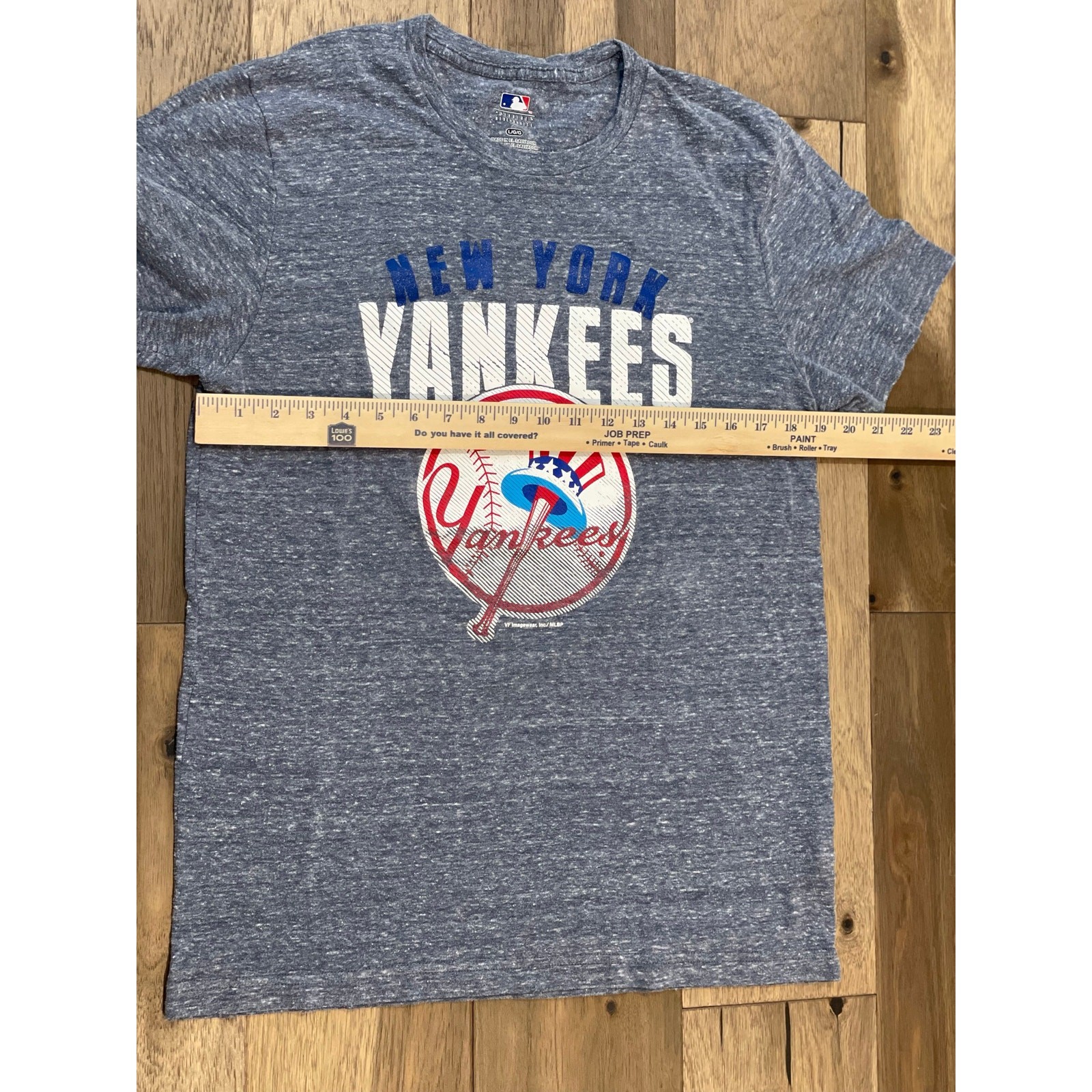 New York Yankees Official MLB Shirt – Size L