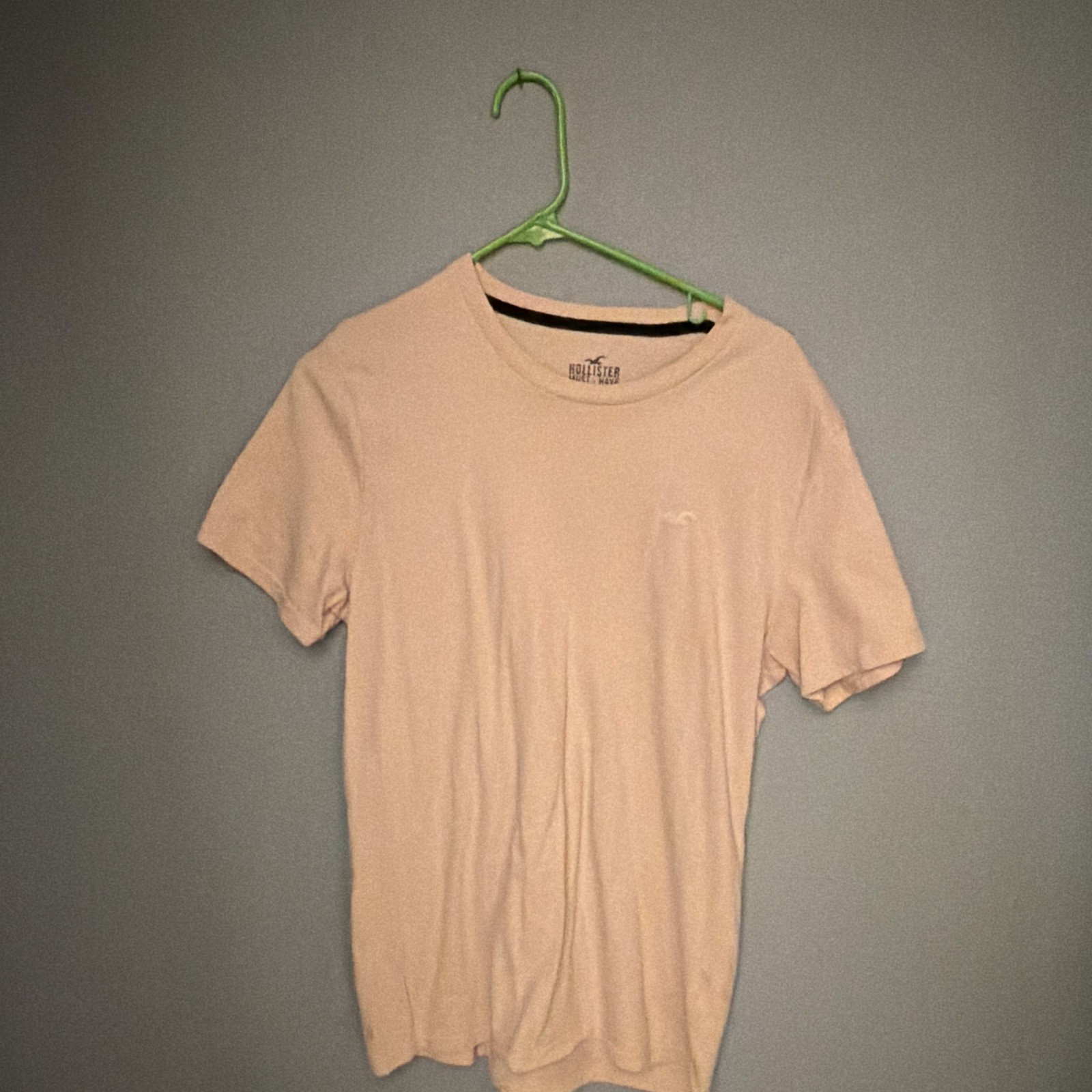 Hollister Men’s Must-Have Collection Pink Solid Logo Crew Neck Tee Size M
