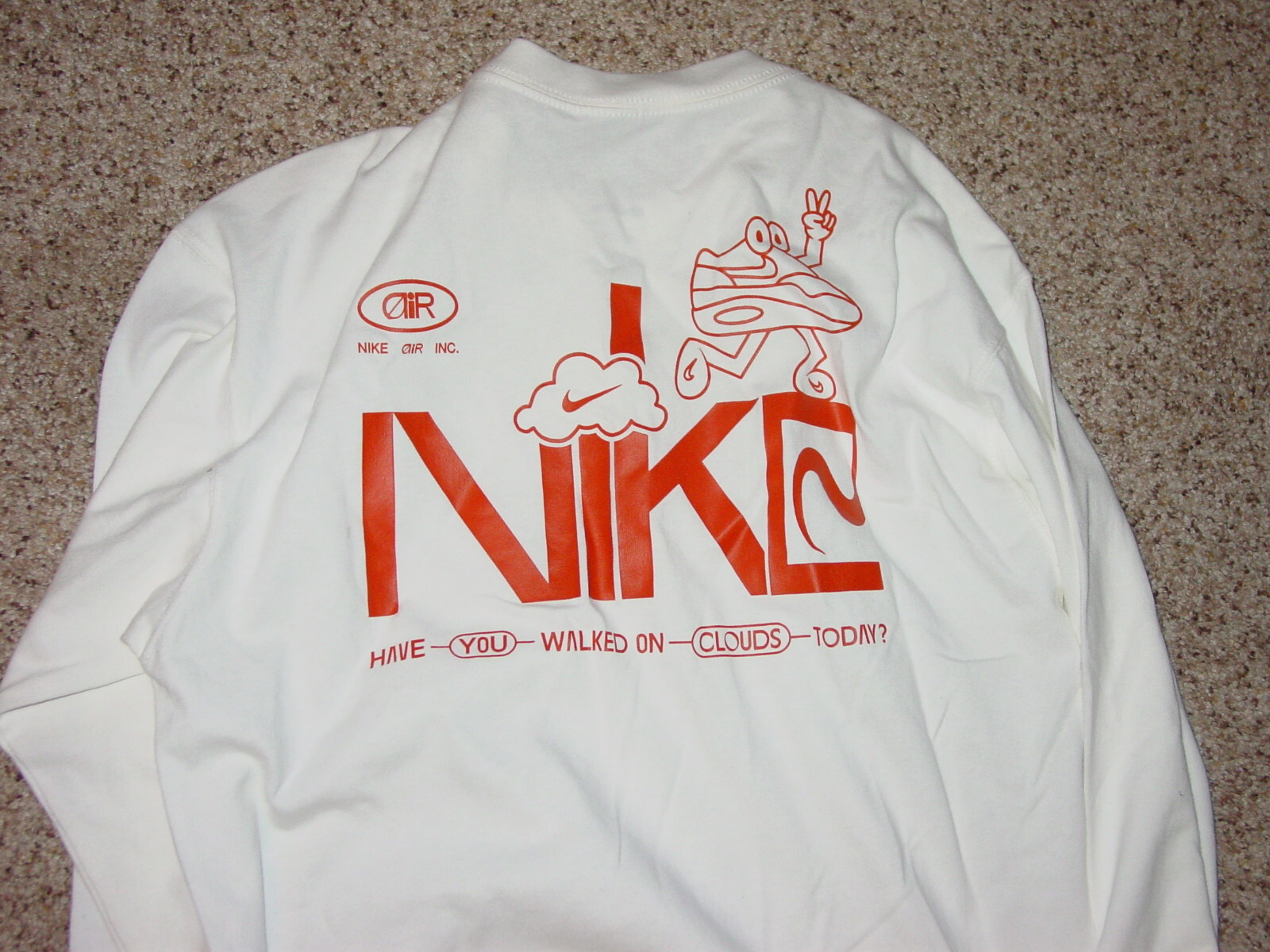 Mens Nike Graphics Sportswear FJ1087-133 Longsleeve Air, Inc. White Shirt Size S