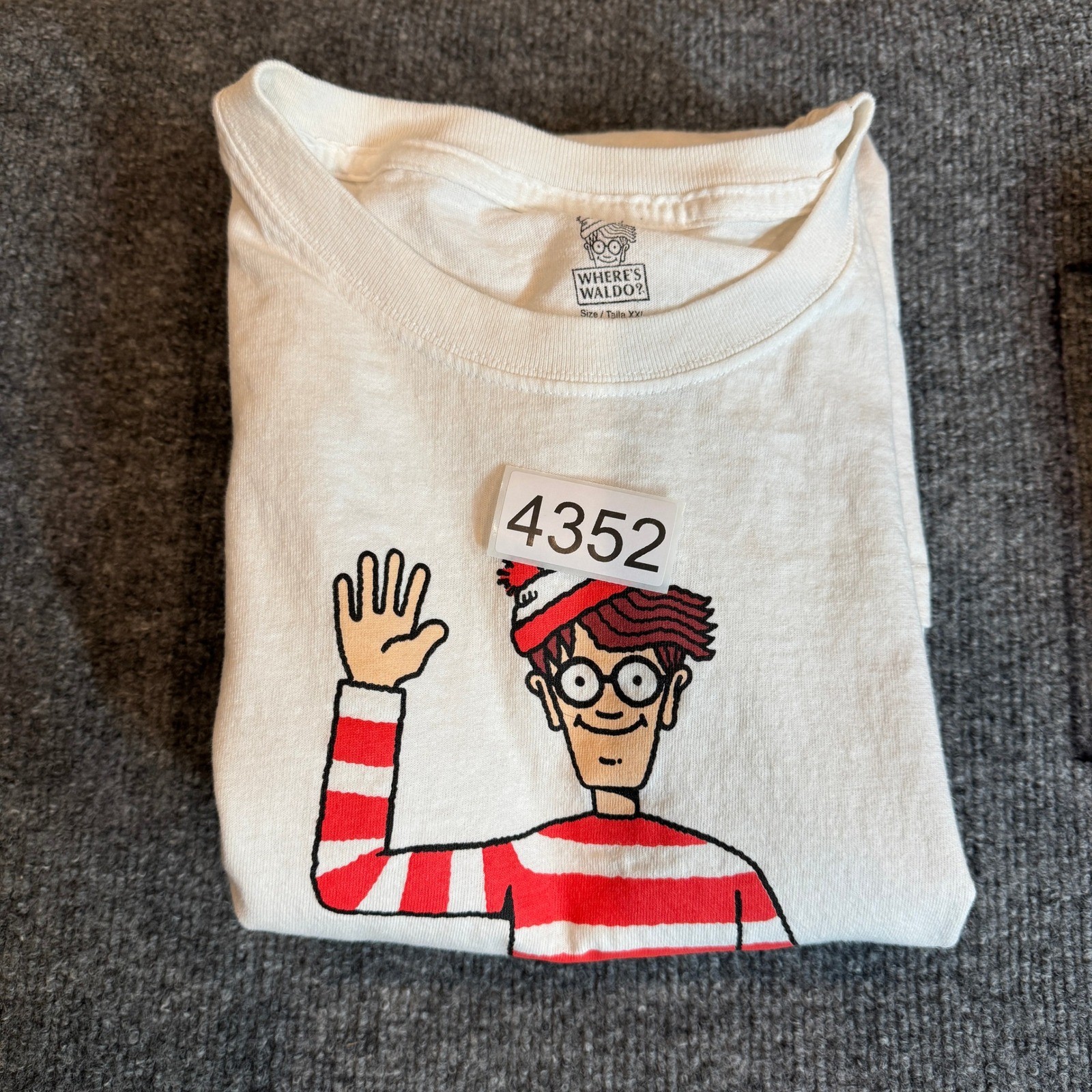 Where’s Waldo? T-Shirt Mens XXL White Long Sleeve Graphic Cartoon Camping Map