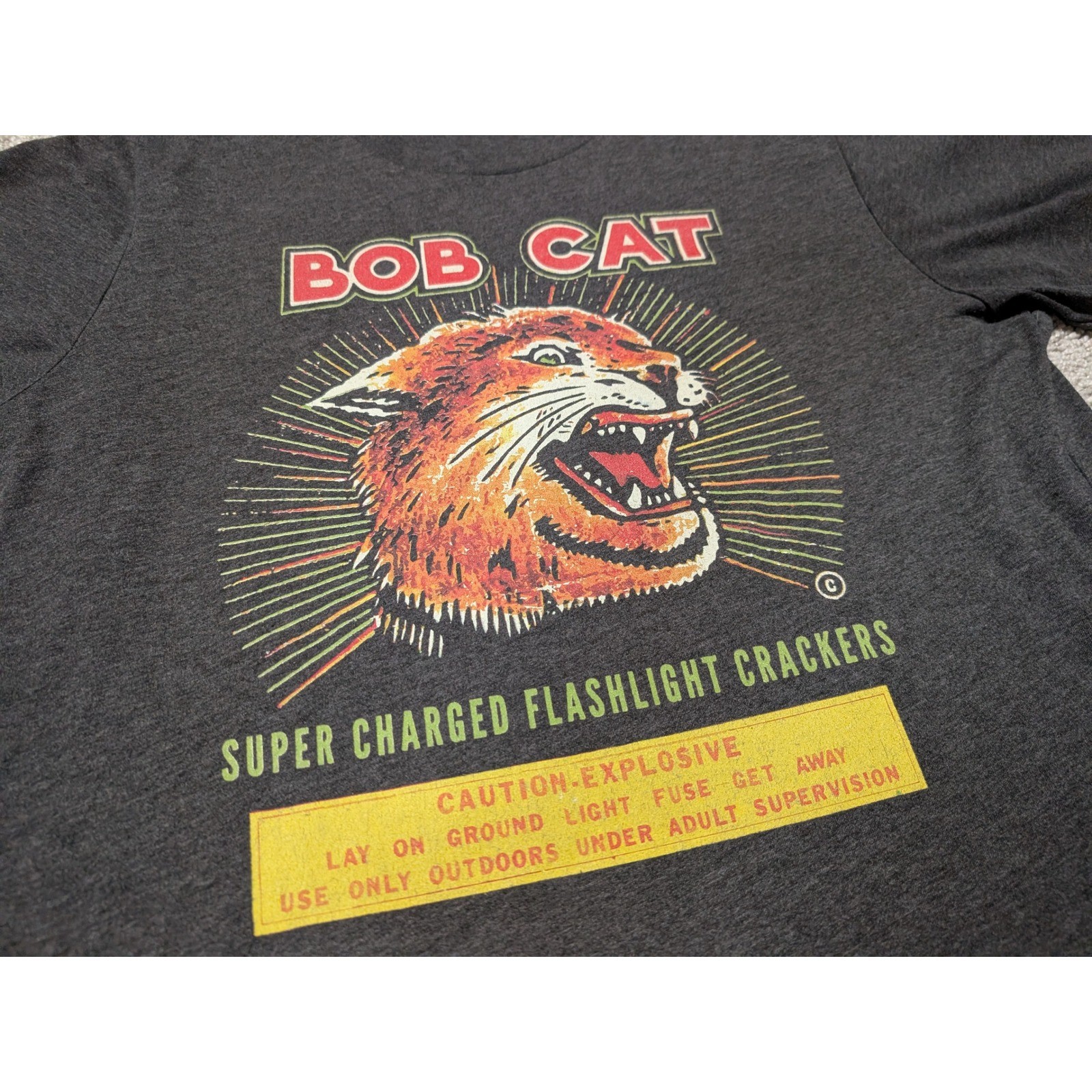 T-Shirt Men M Gray Bob Cat Flashlight Crackers Graphic Vintage Style Tee No Tag