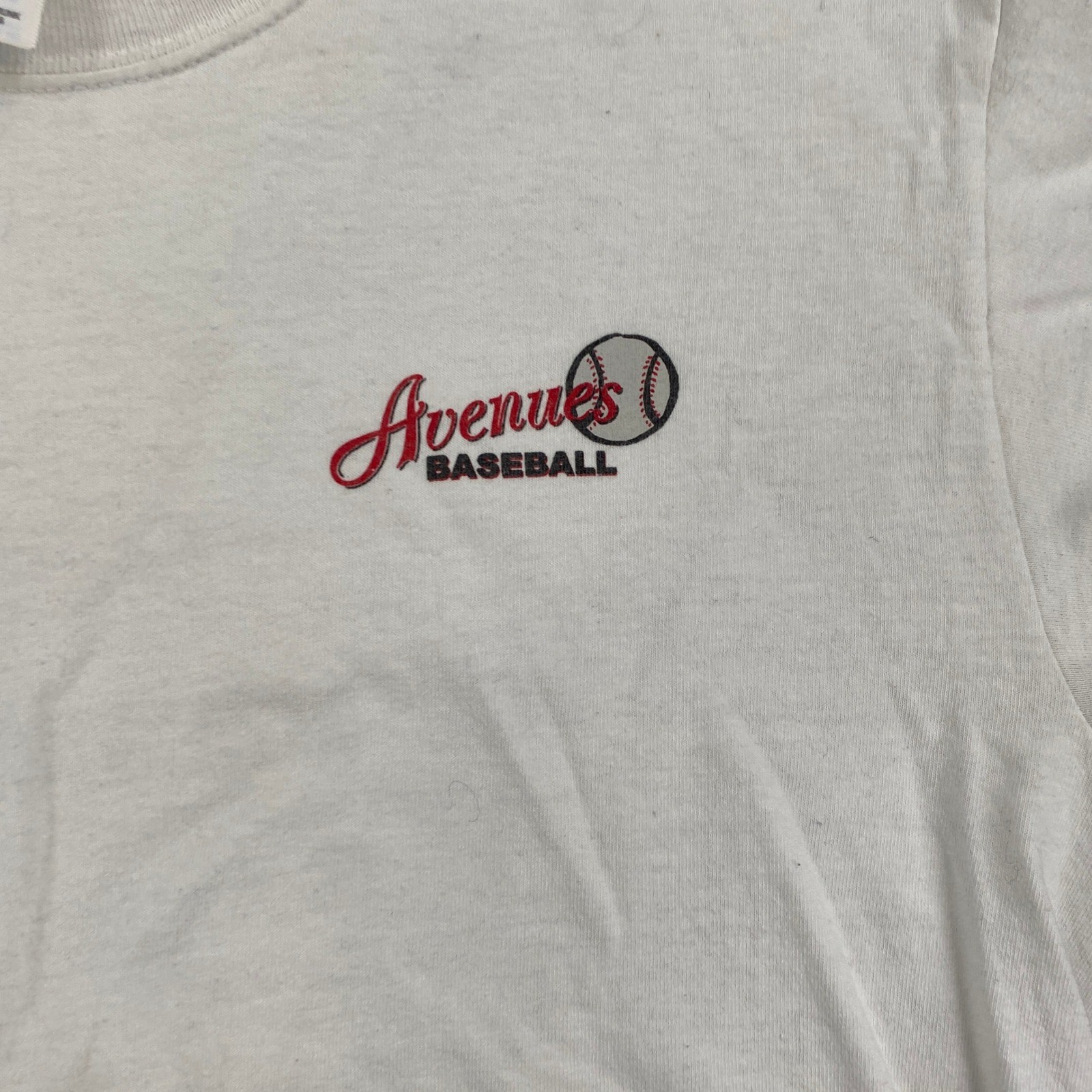 Gildan Ultra Cotton Avenues Baseball Graphic T-Shirt White Mens Medium