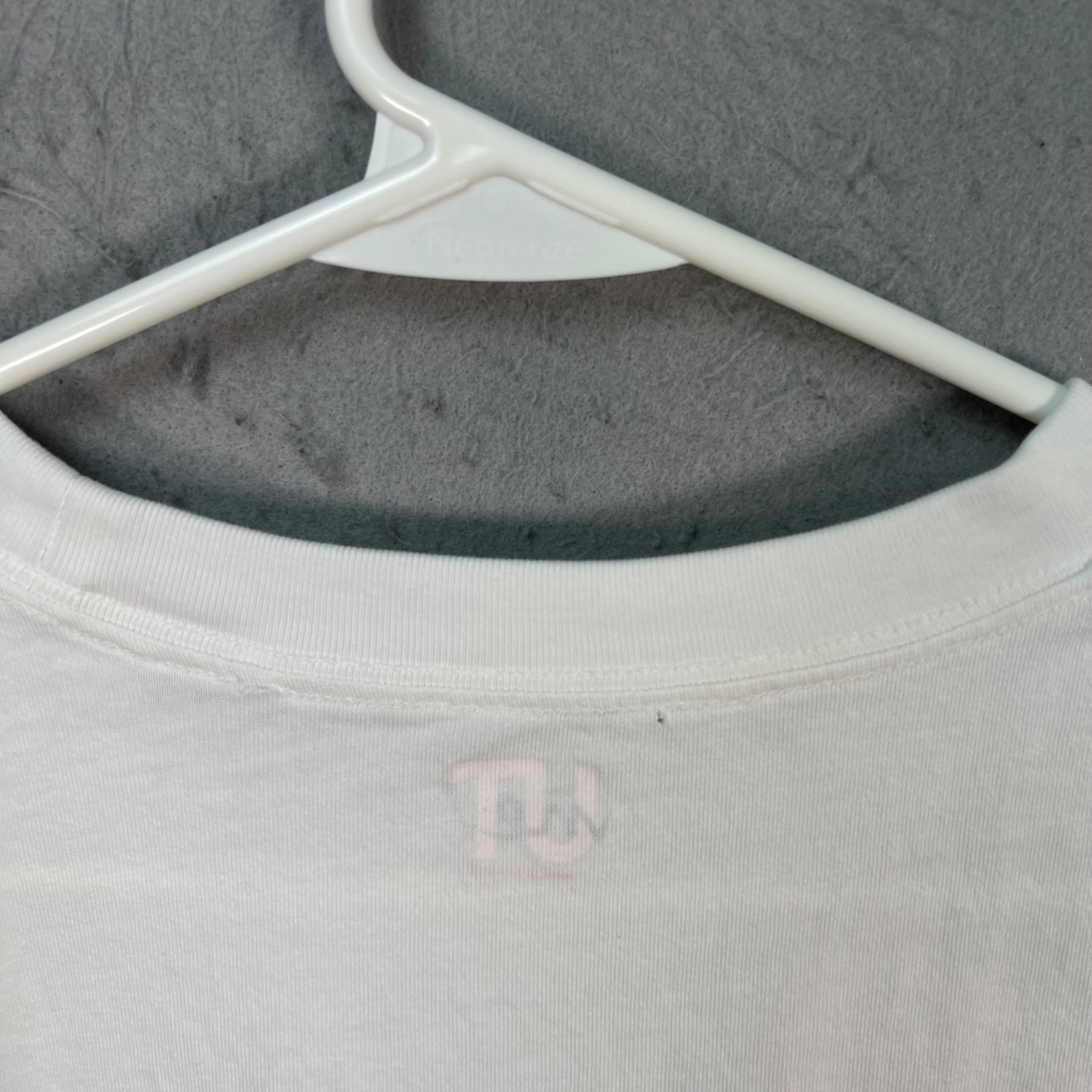 Uniqlo UT Handle With Care Graphic White T-Shirt Mens Large 100% Cotton