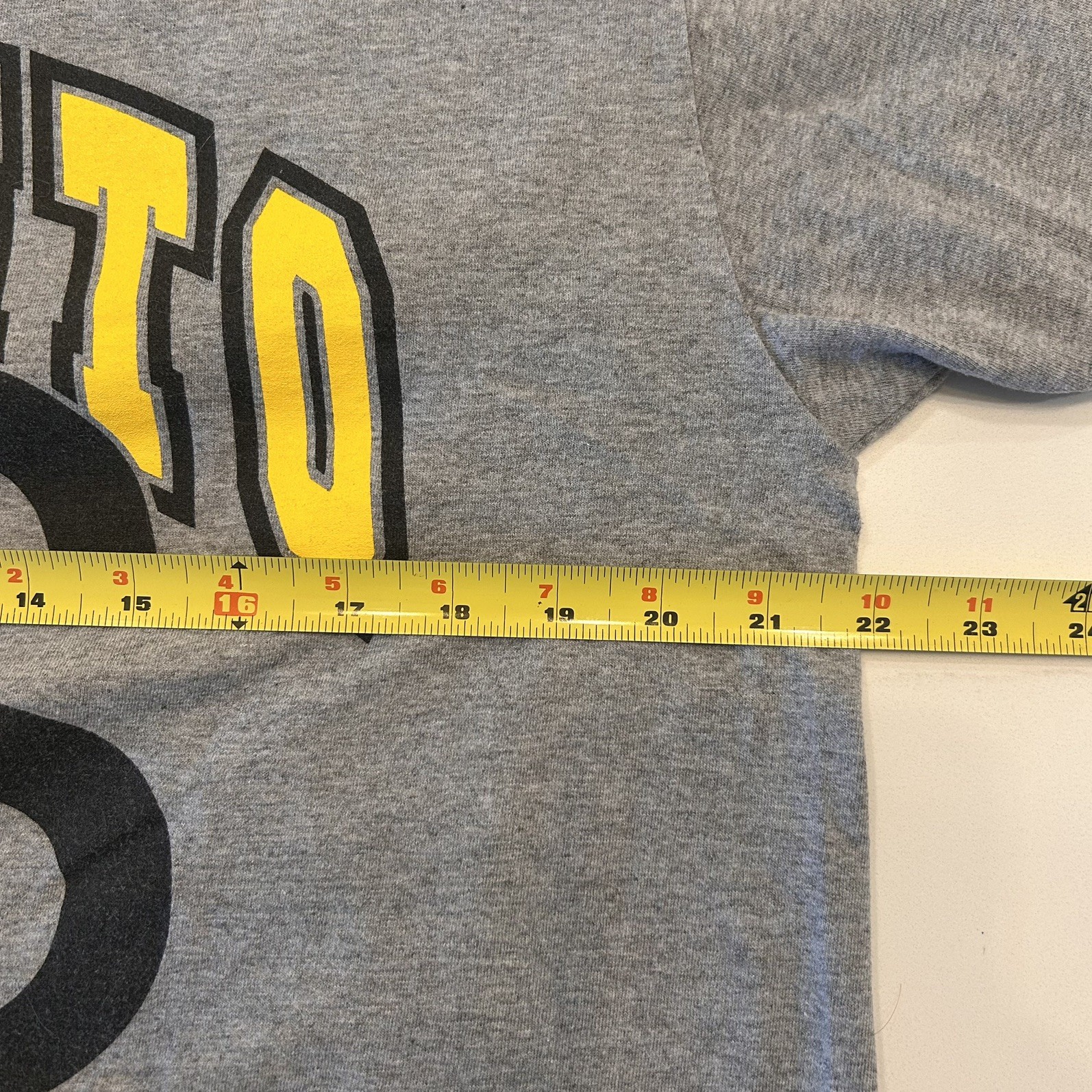 Stüssy Toronto Chapter S Link Logo Graphic T-Shirt. L