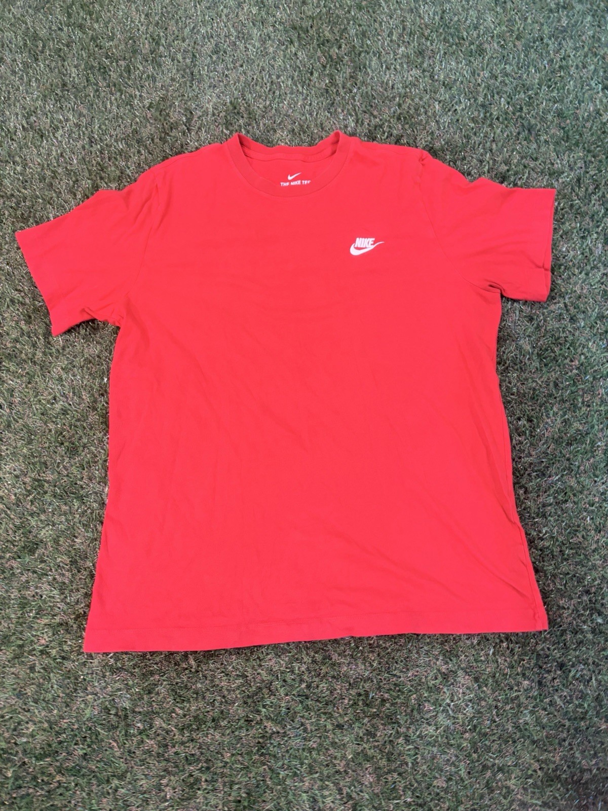 Nike Men’s Red T-Shirt Size L