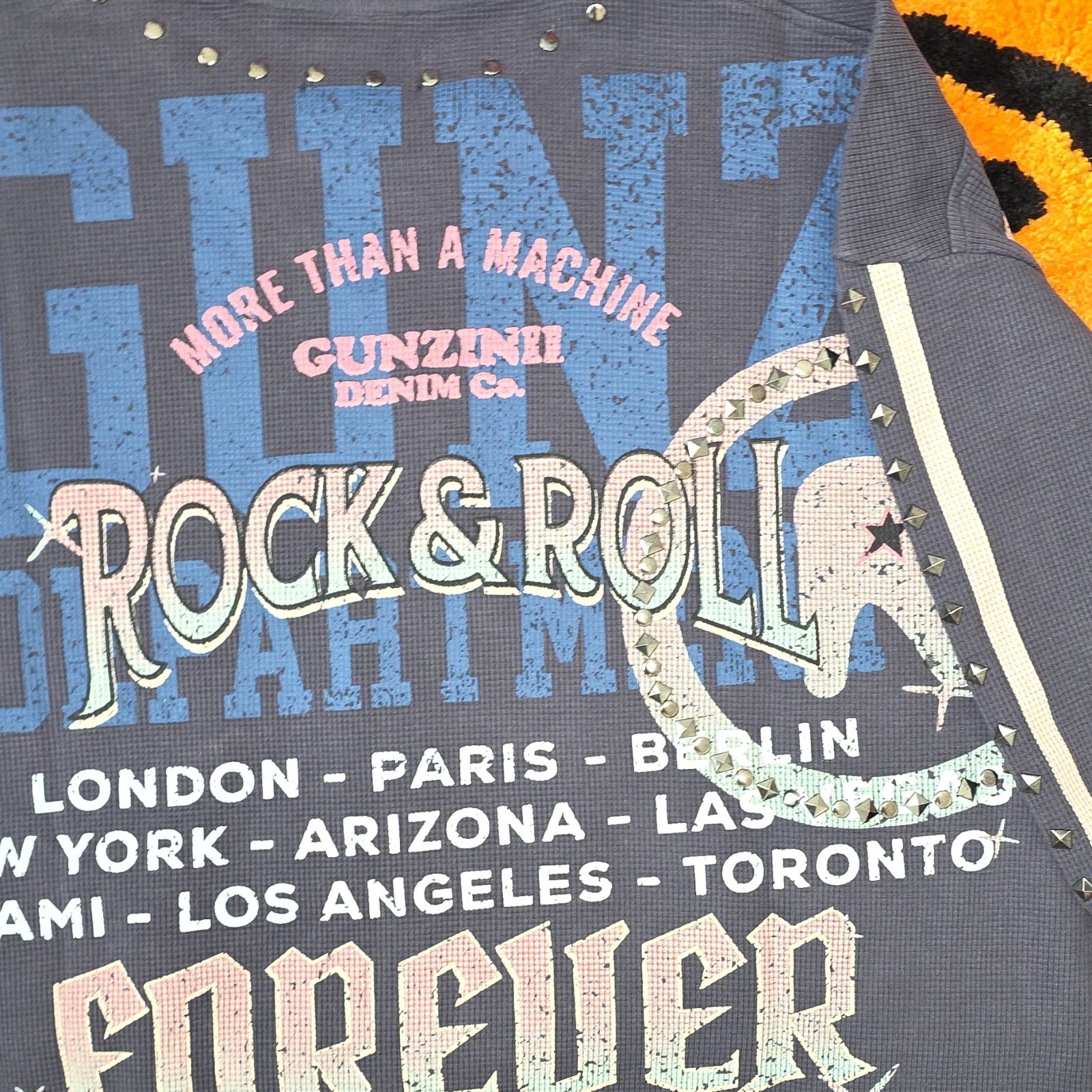 Gunzinii Rock & Roll World Tour Tiger Double-Sided Gray Long Sleeve Tee L