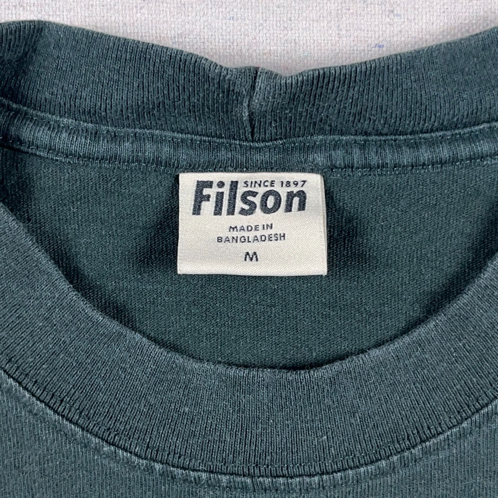 Filson T Shirt Mens Medium Green Embroidered Pocket Heavyweight Cotton