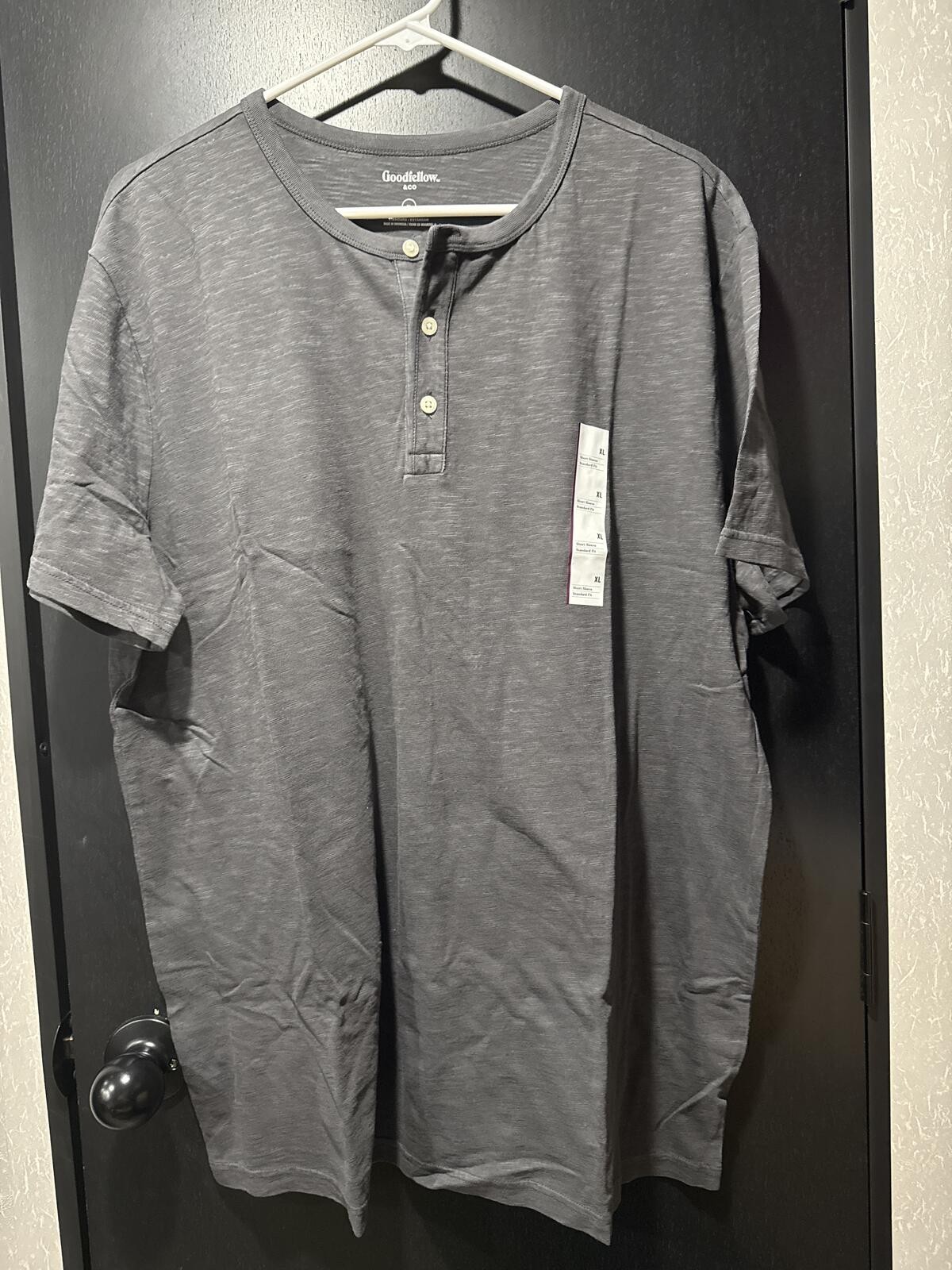 Goodfellow & Co Gray Short Sleeve Henley T-Shirt Men’s XL Standard Fit