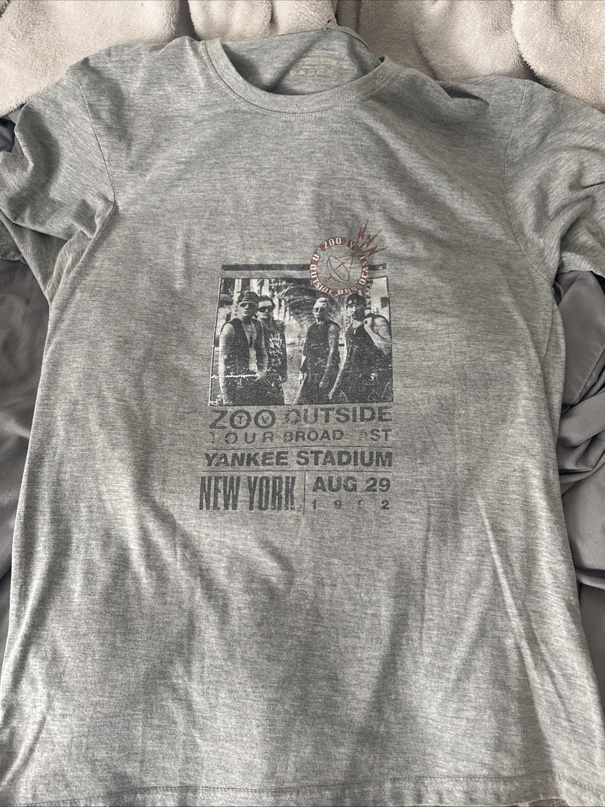 U2 Zoo TV 1992 Vintage Concert Tour Band Tee Size Large, Single Stitch